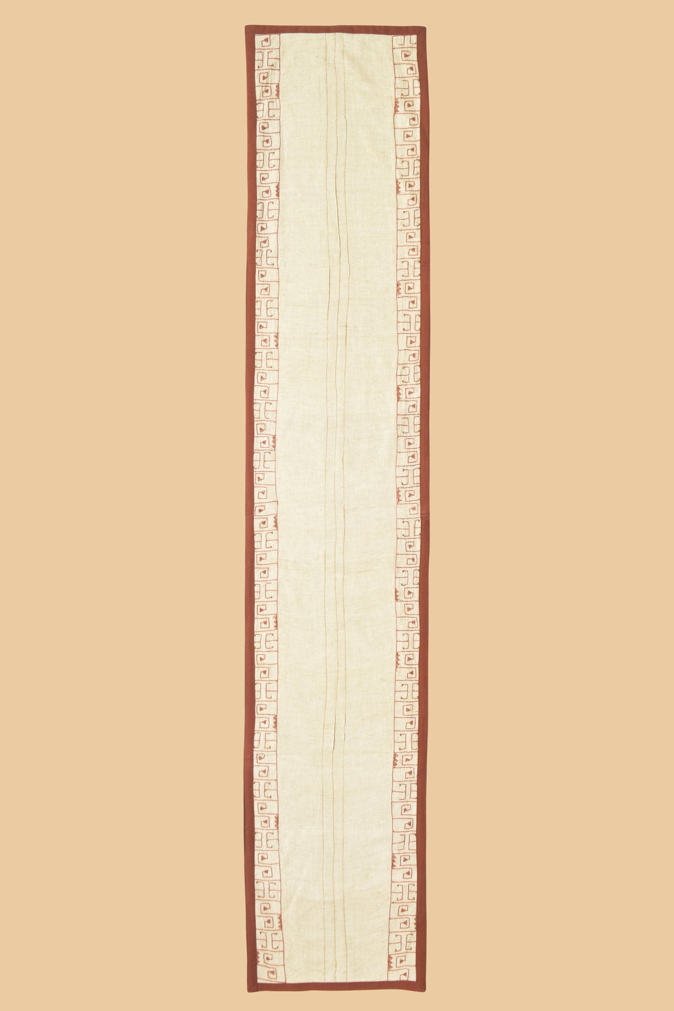 Orilla - Dining Set Of A Table Runner & 8 Table Mats