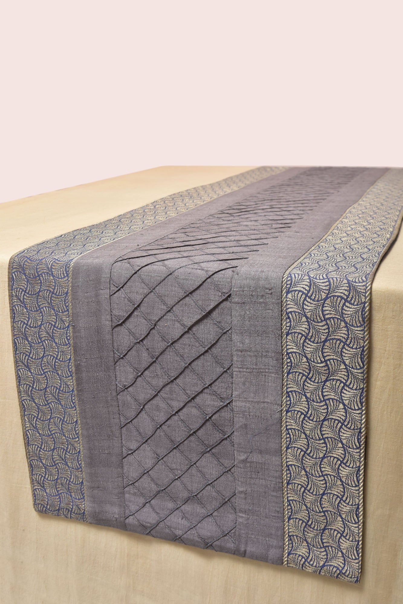 Mauvenmine Dining Table Runner And Mats Set of 6
