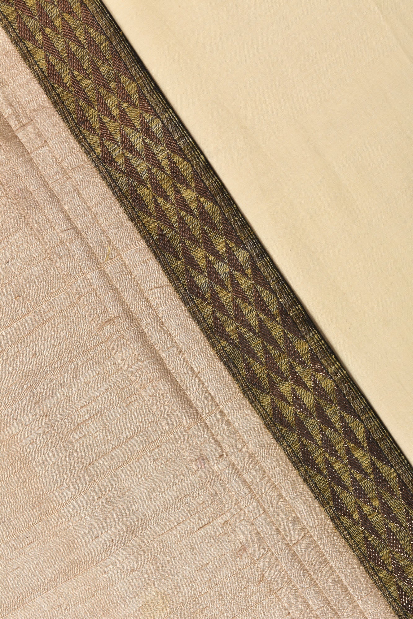Tema de Brook Handwoven Table Runner