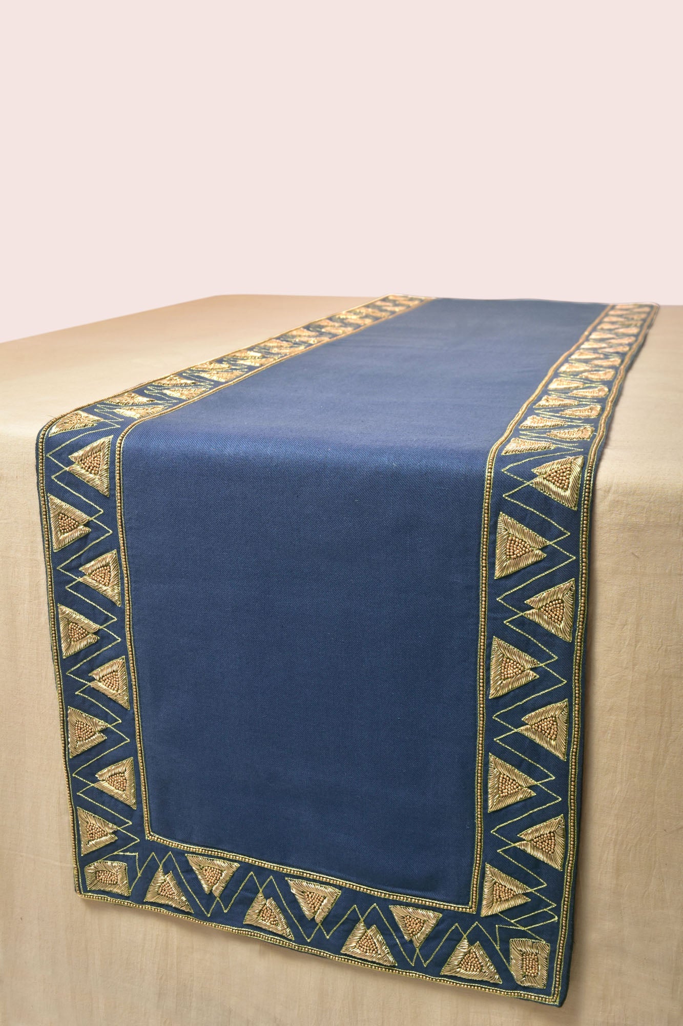 Elizabethan - Table Runner - Veaves