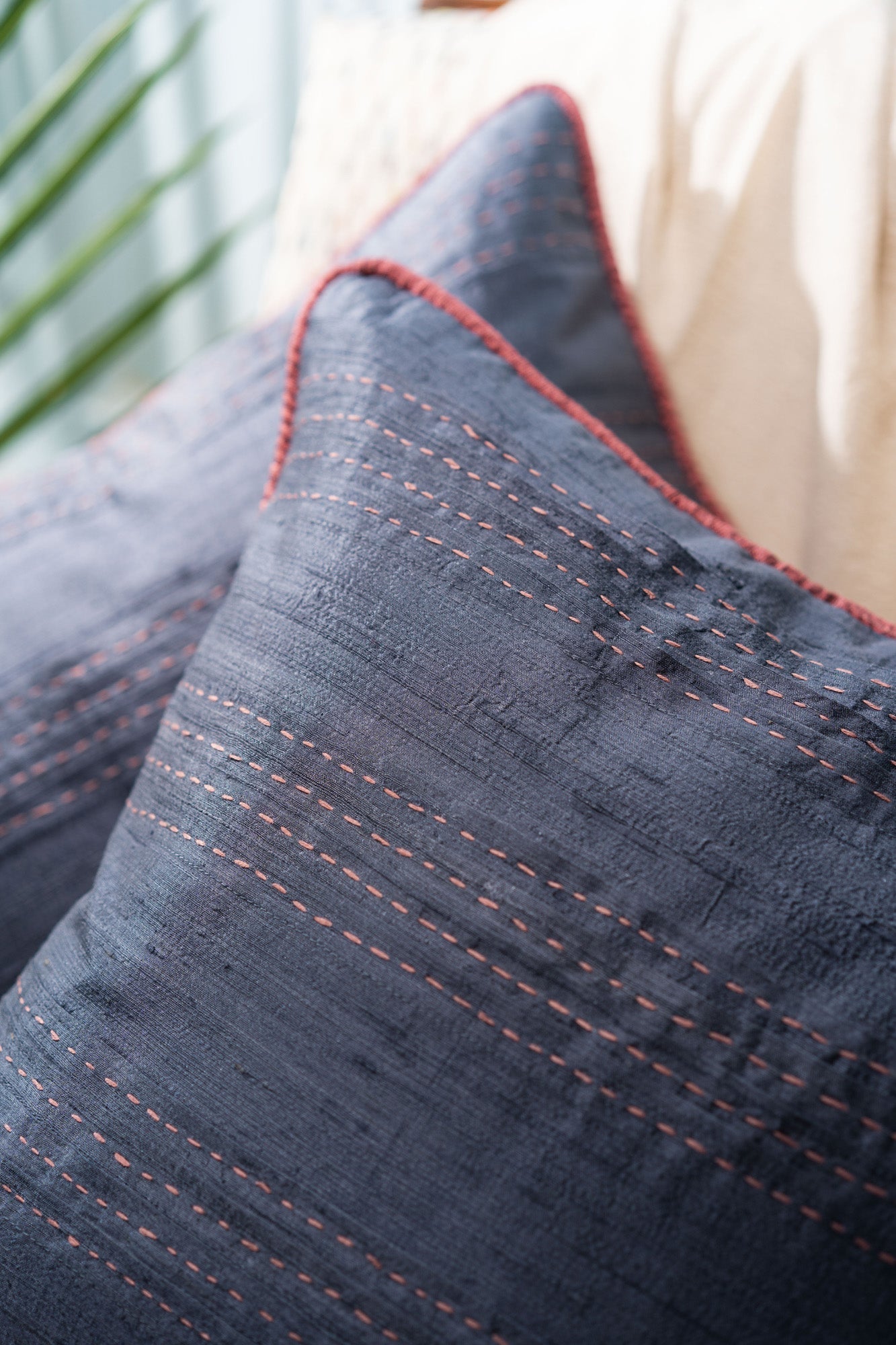 Comodidad Experta handmade Cushion Set of 2