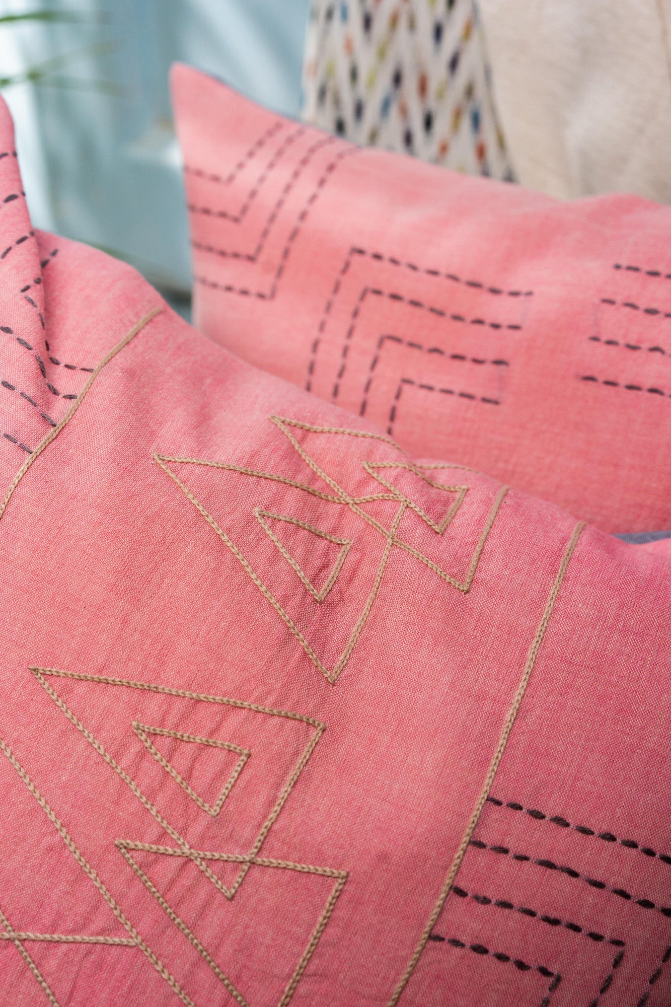 Ateri Synkrusi handmade Cushion Set of 2