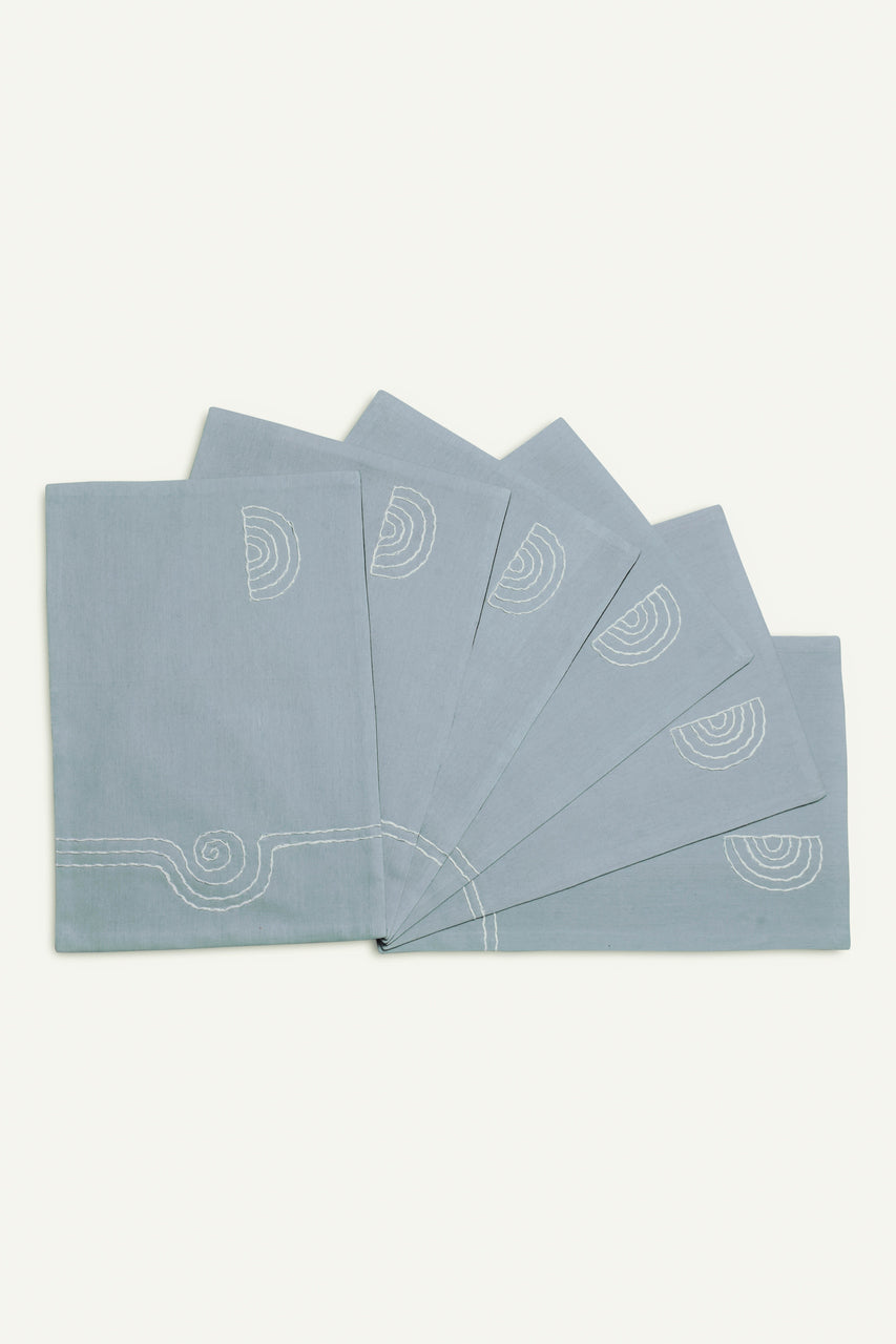 Calix Dining Set of A Table Runner And 6 Table Mats