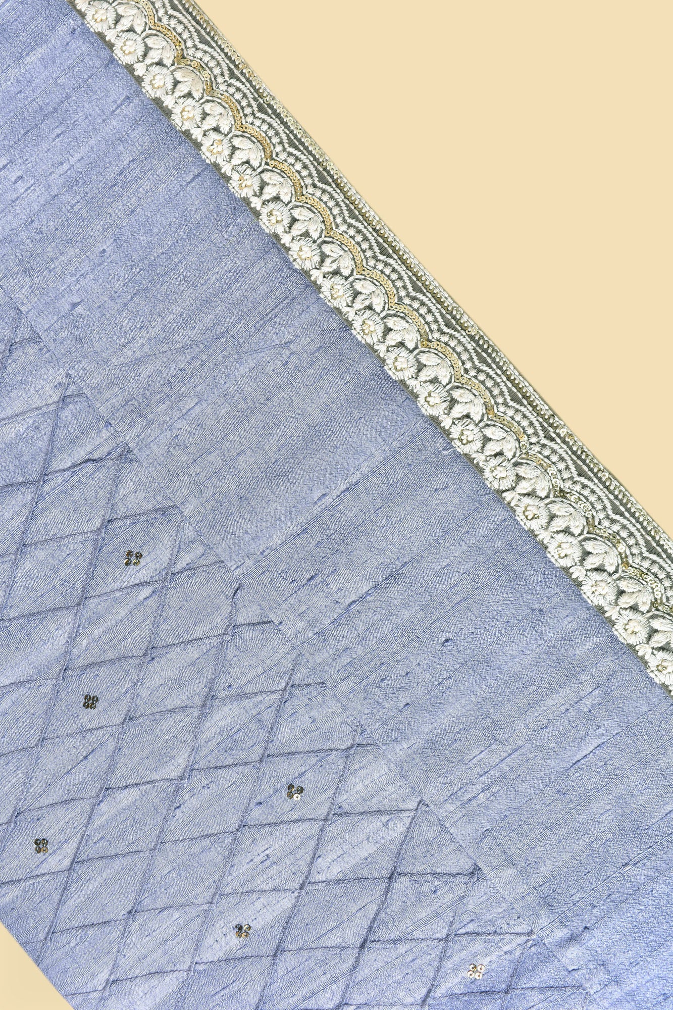 Mora Dining Set of a Table Runner and 6 Table Mats