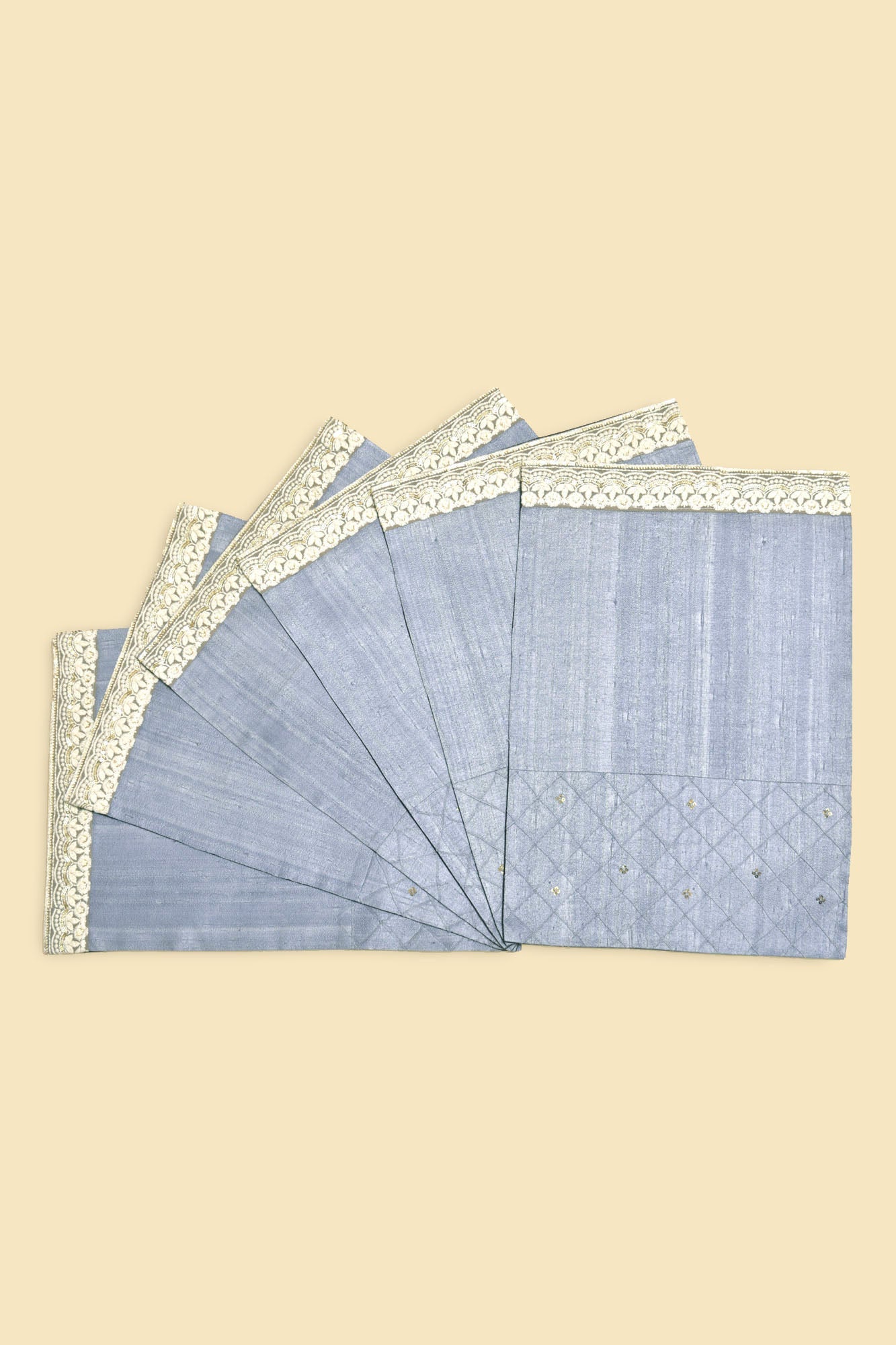 Mora Dining Set of a Table Runner and 6 Table Mats