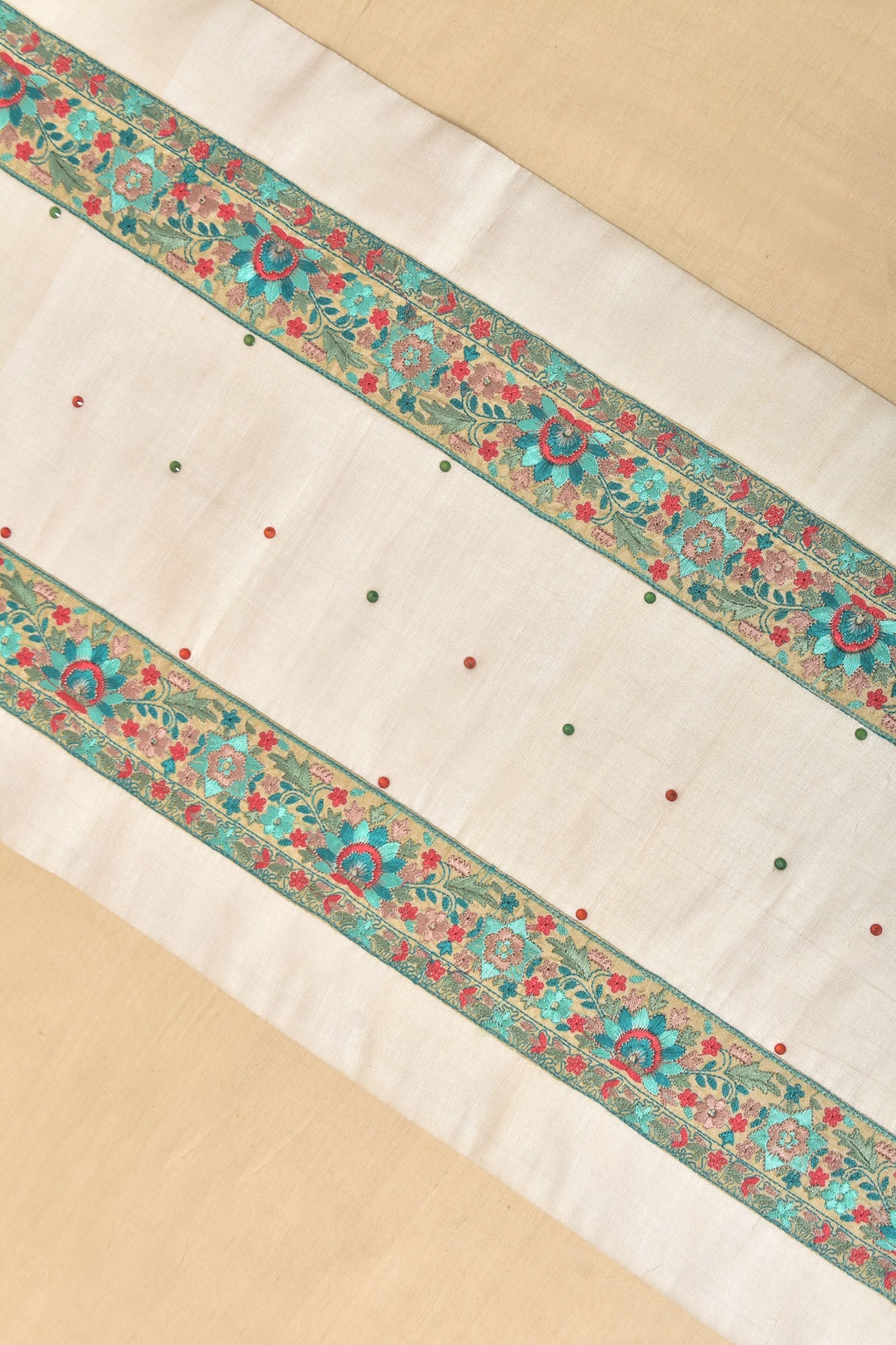 Niveus Handwoven Table Runner