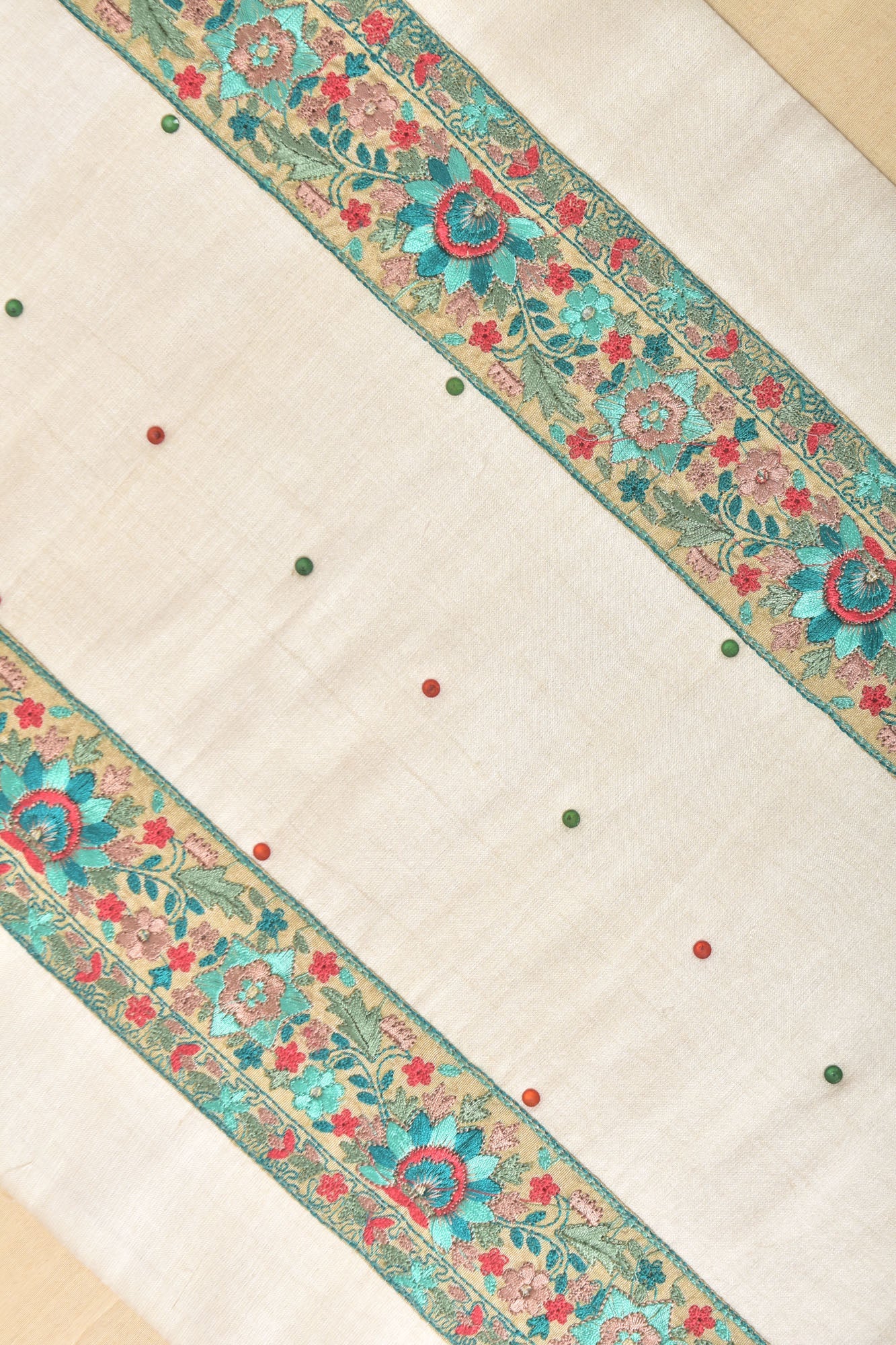 Niveus Handwoven Table Runner