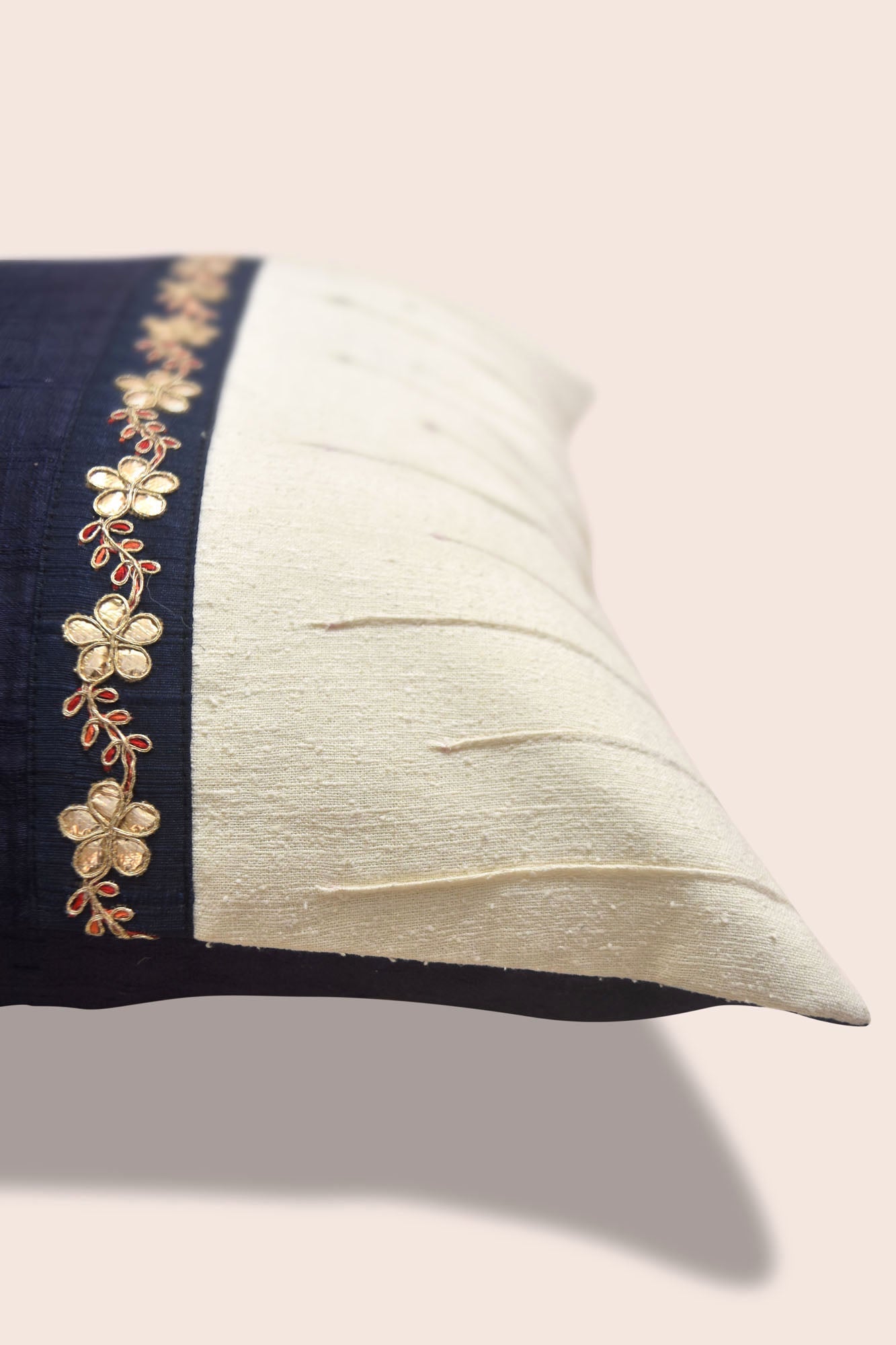 Tryst Handwoven Cushion - 1 pc