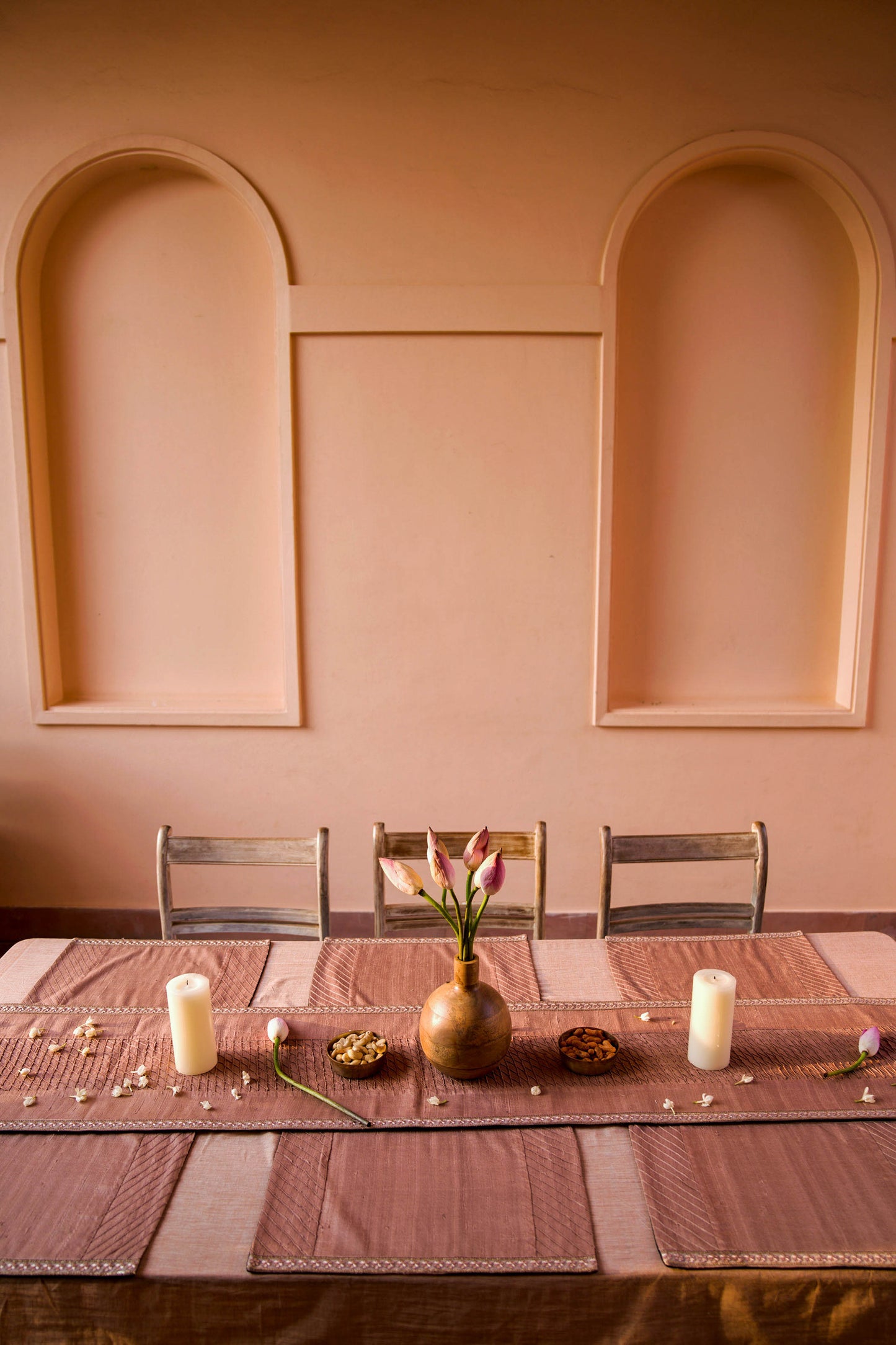 Cacao Dining Set of a Table Runner and 6 Table Mats