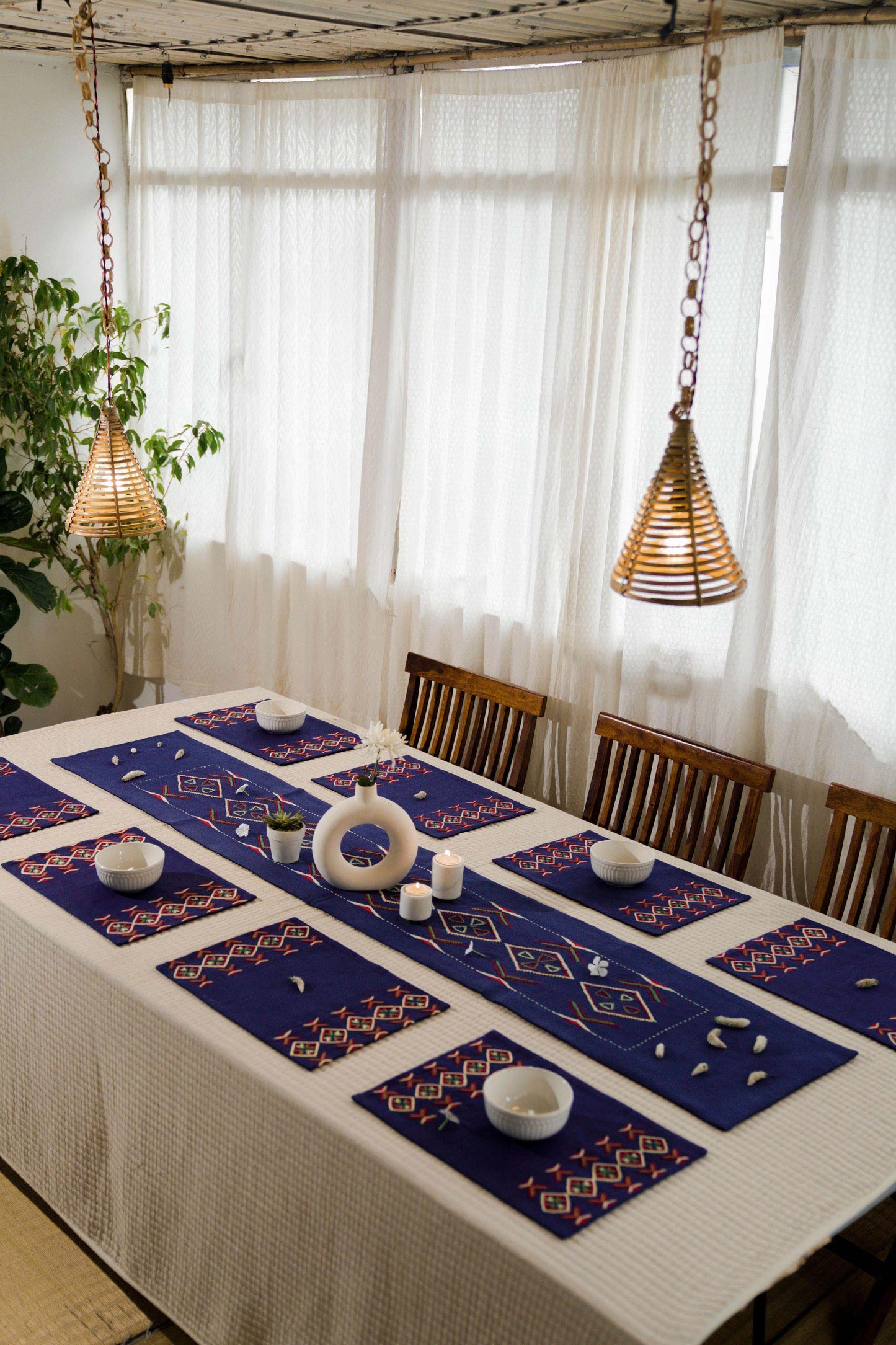 Damian Dining Table Runner And Mats Set of 8