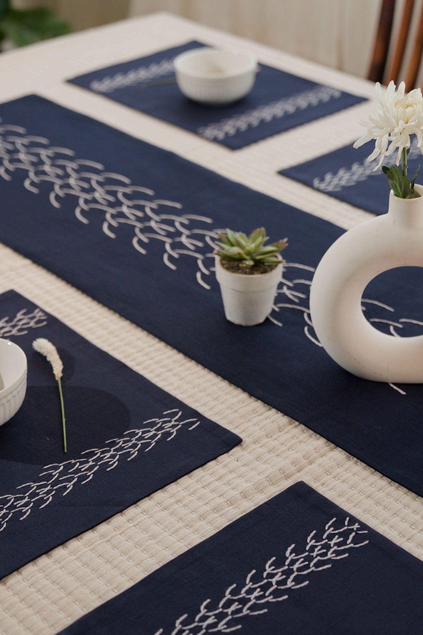 Adrian Dining Set of A Table Runner And 8 Table Mats
