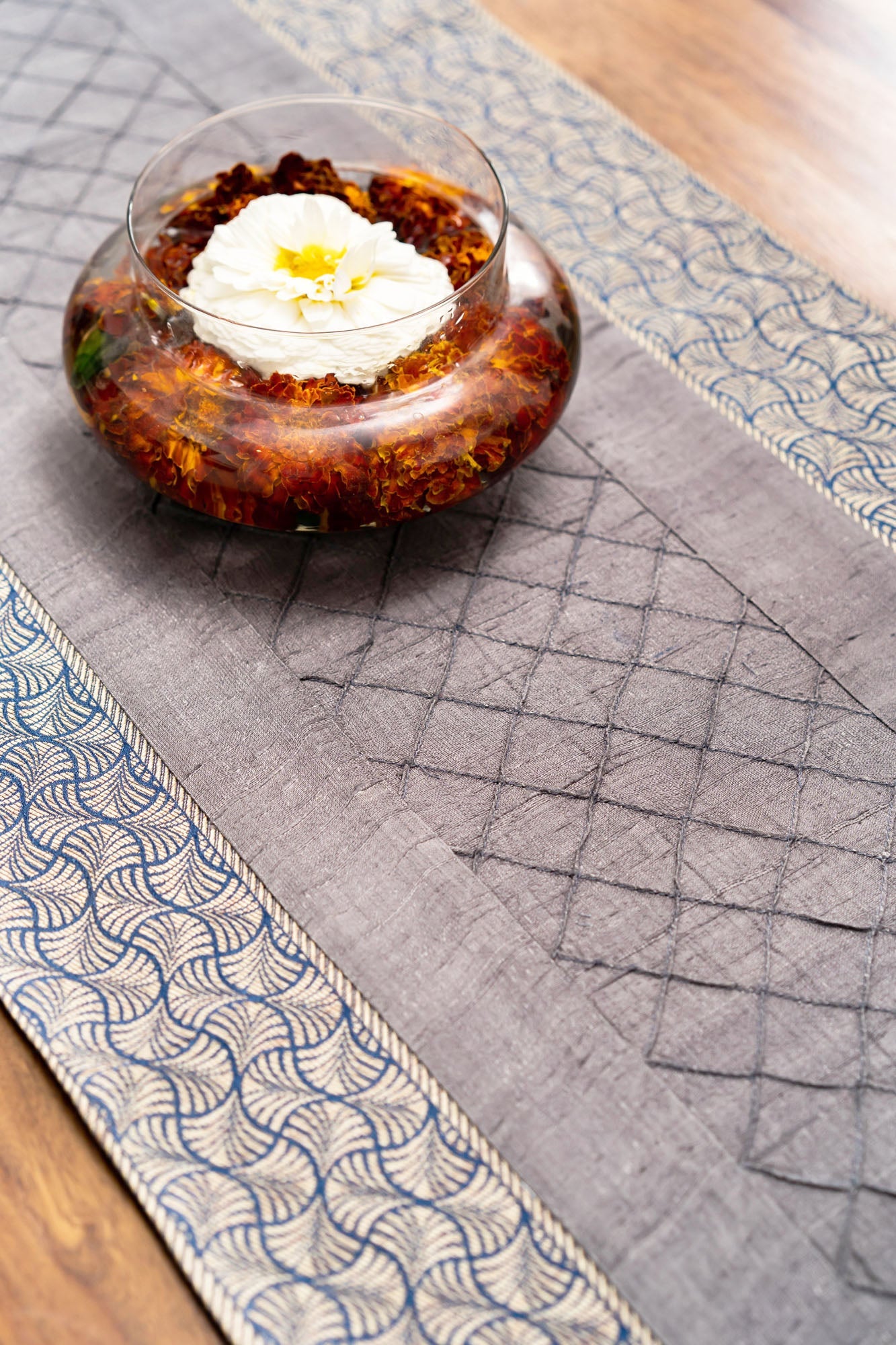 Mauvenmine Dining Table Runner And Mats Set of 6