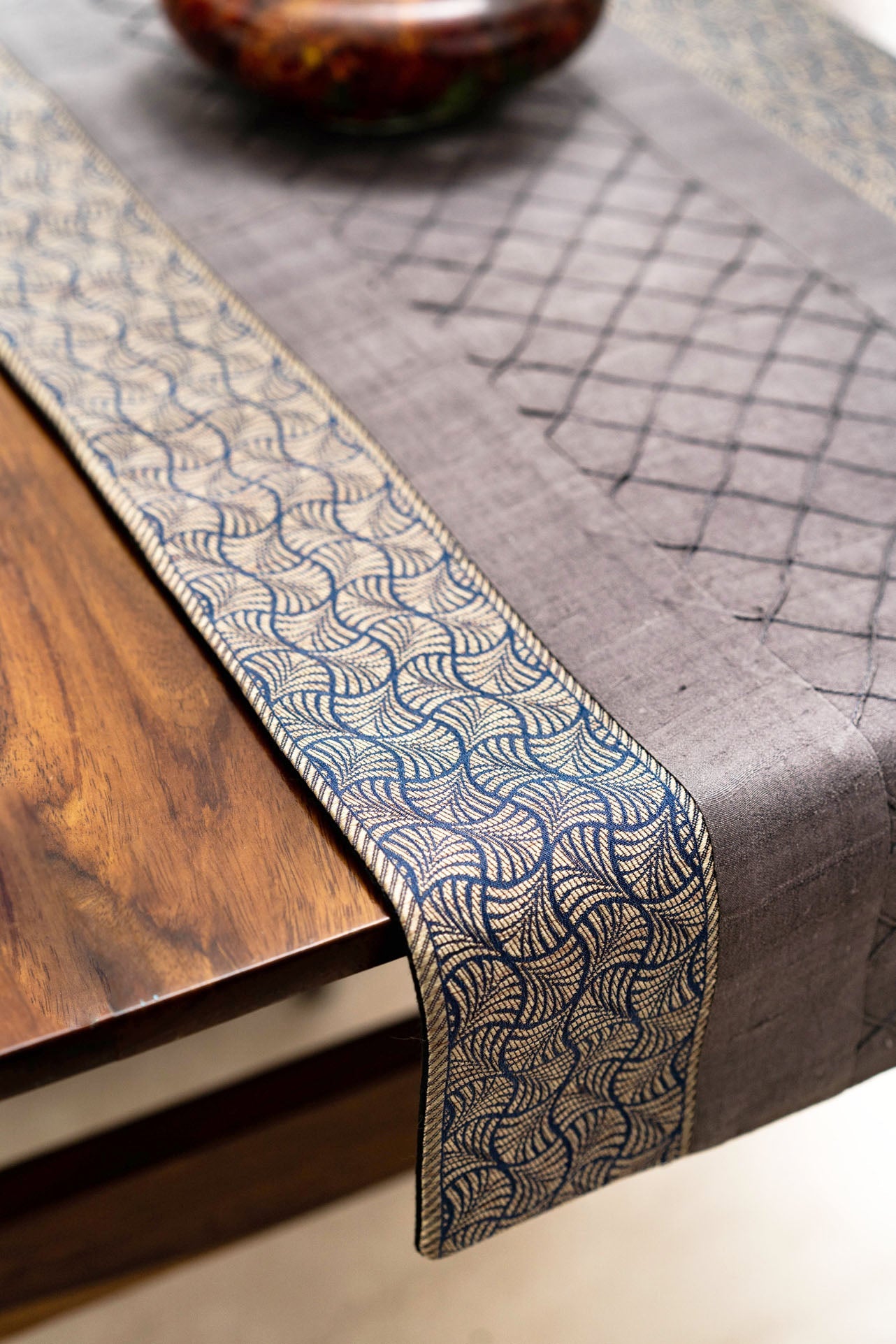 Mauvenmine Dining Table Runner And Mats Set of 6