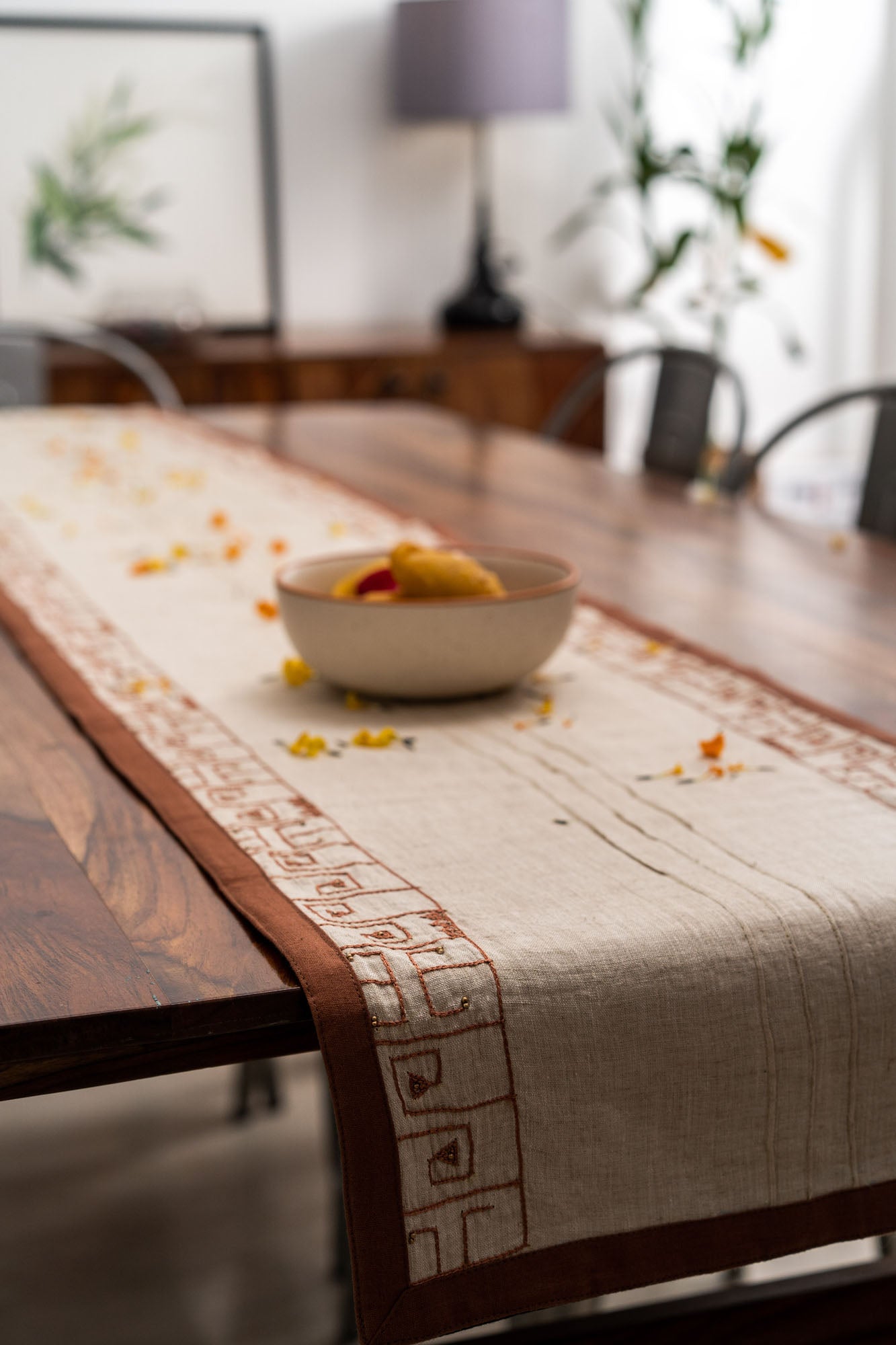 Orilla - Dining Set Of A Table Runner & 8 Table Mats