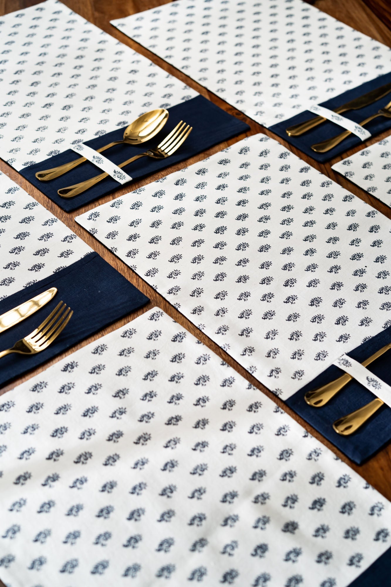 Volcom Handwoven Table Mats - Set Of 6 Pcs