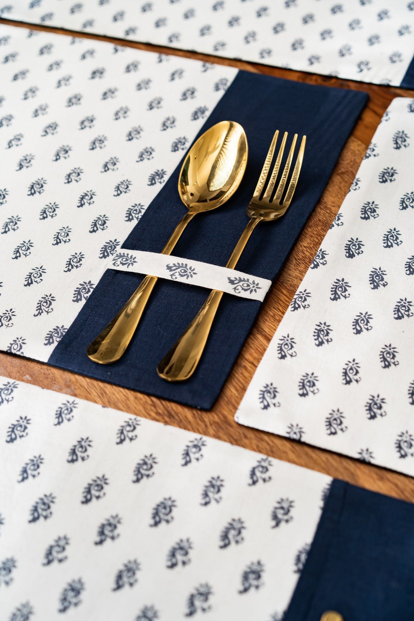 Volcom Handwoven Table Mats - Set Of 6 Pcs