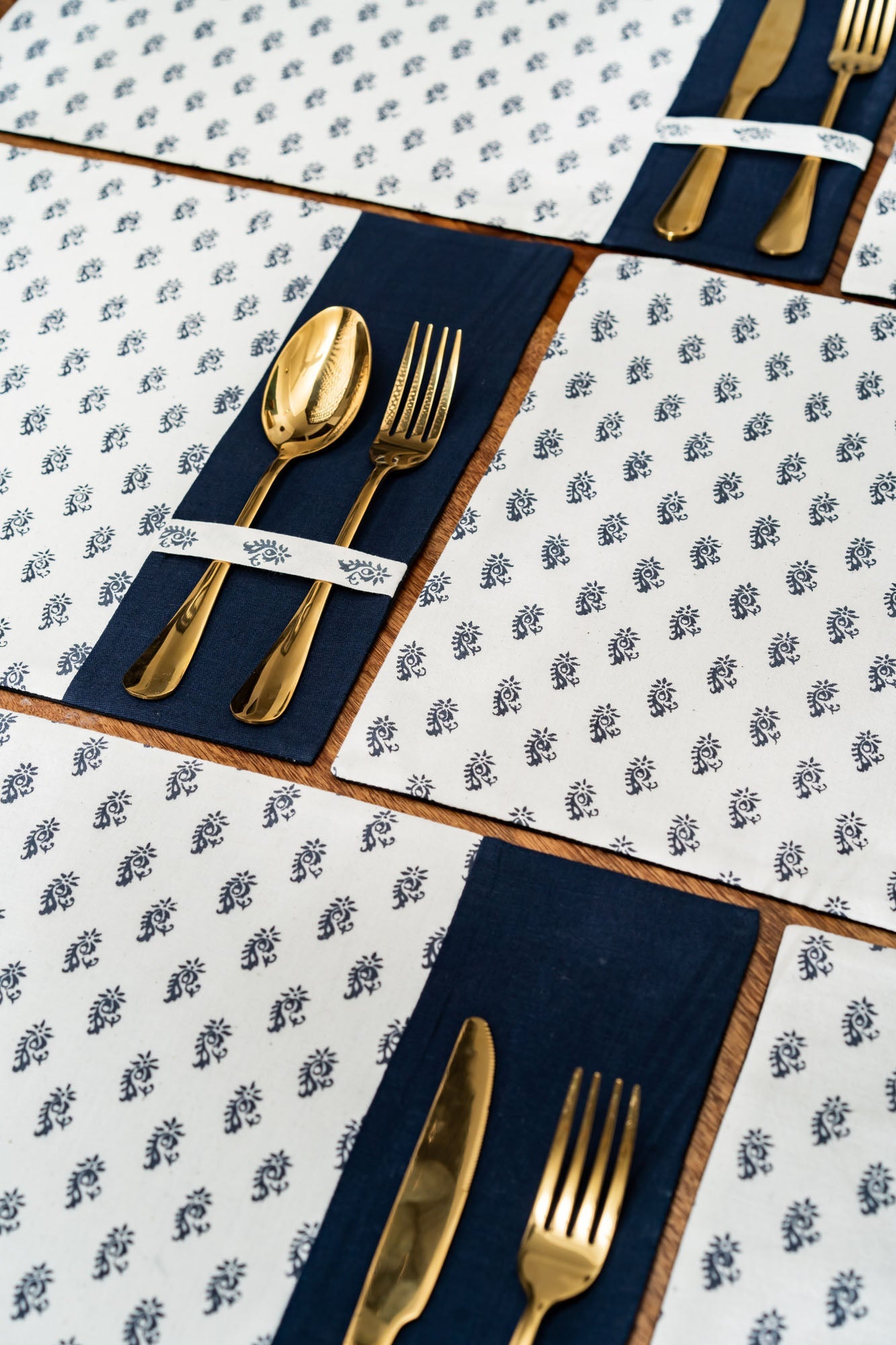 Volcom Handwoven Table Mats - Set Of 6 Pcs