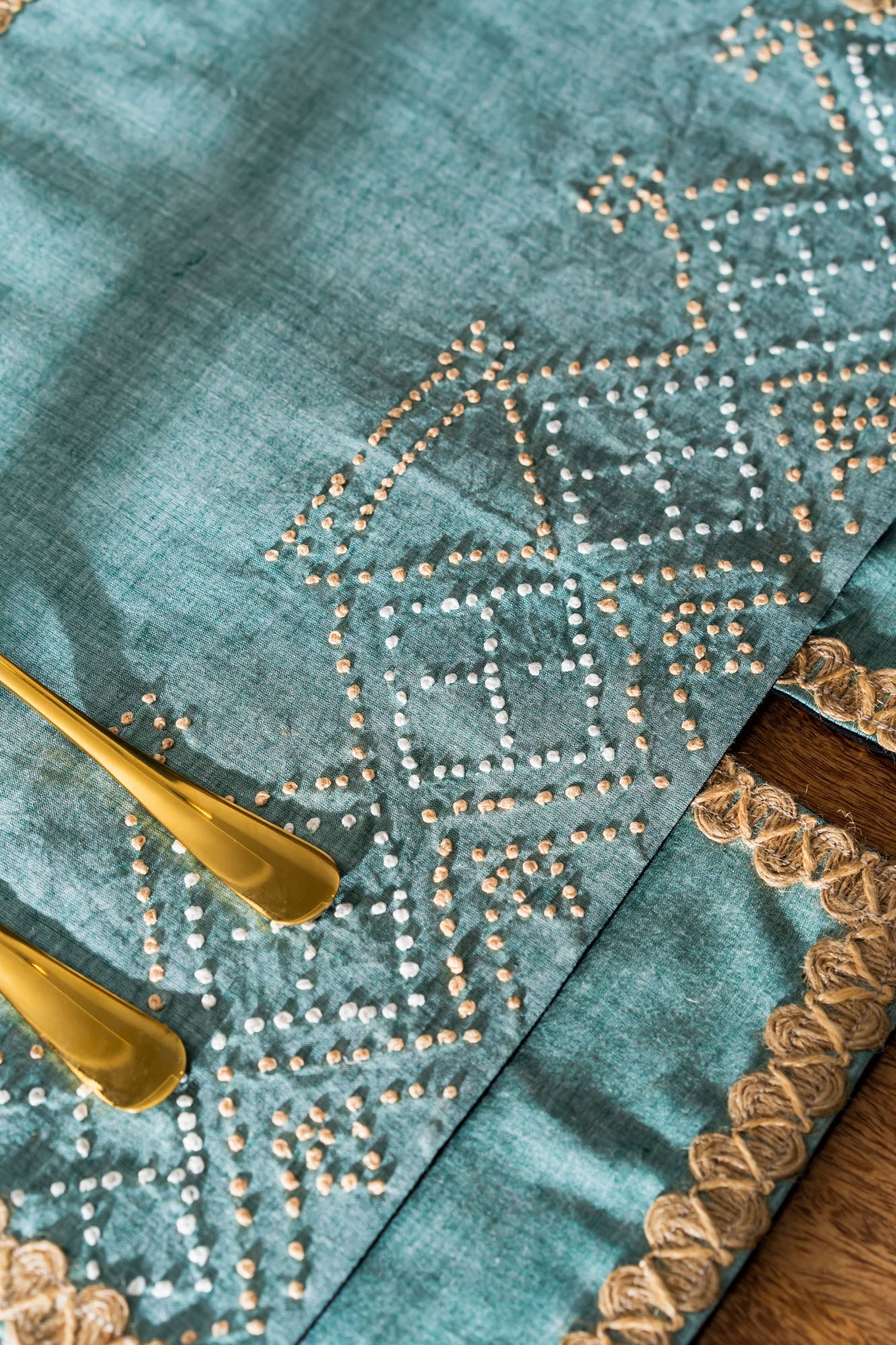 Luz Divina Handwoven Table Mats - Set Of 2 Pcs