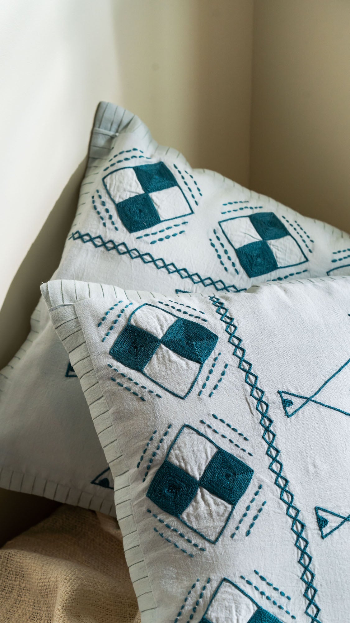 Estrella handmade Cushion Set of 2
