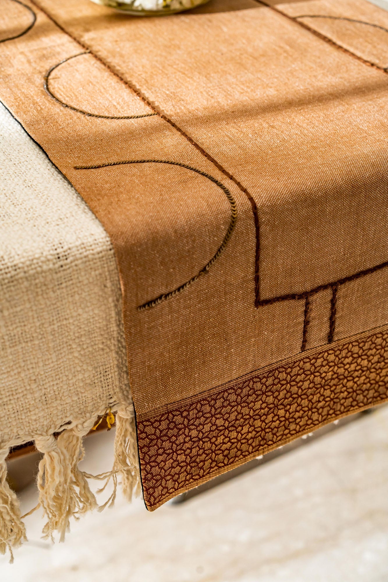 Ammou Hand Wōven Table Runner