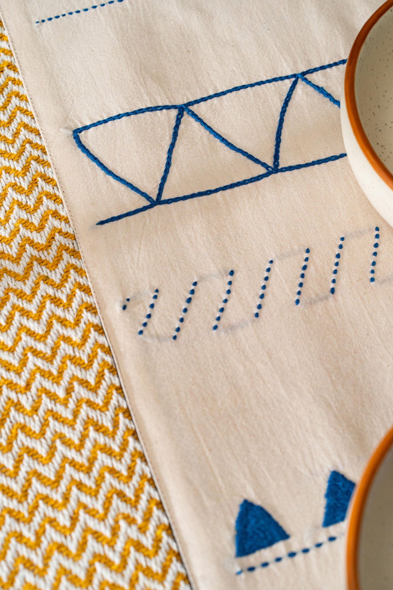 Continuación Hand Wōven Table Runner