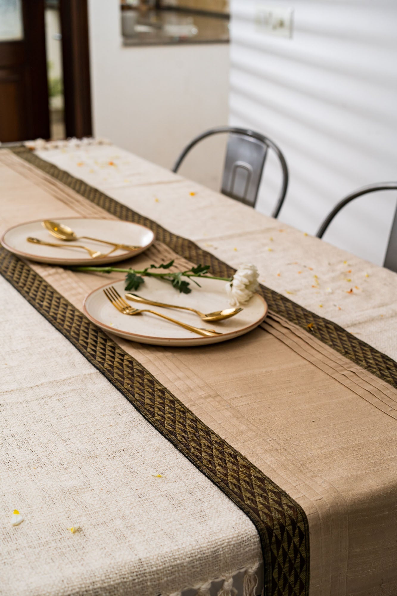 Tema de Brook Handwoven Table Runner