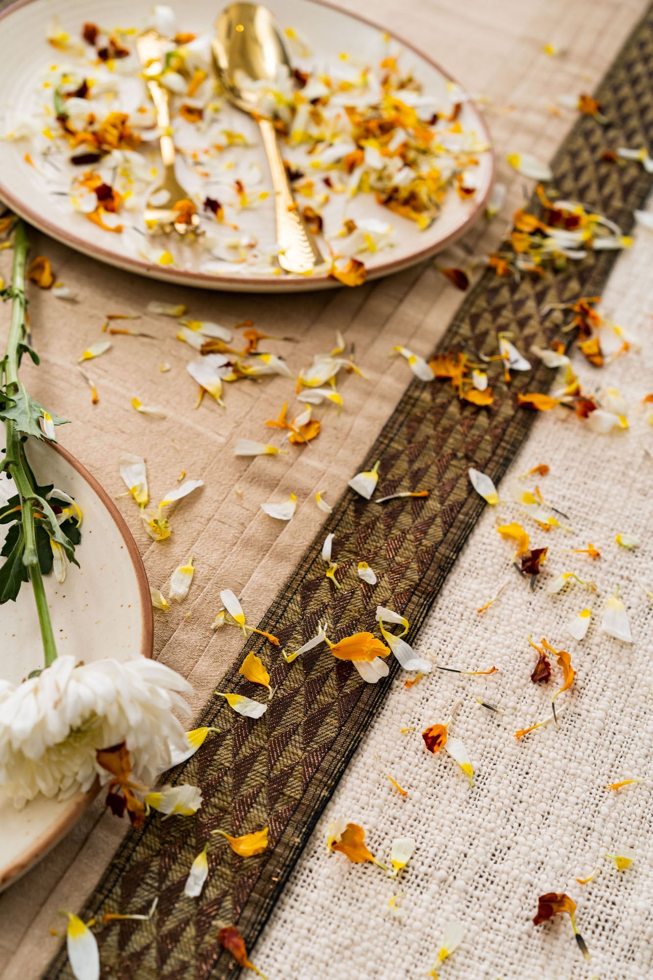 Tema de Brook Handwoven Table Runner