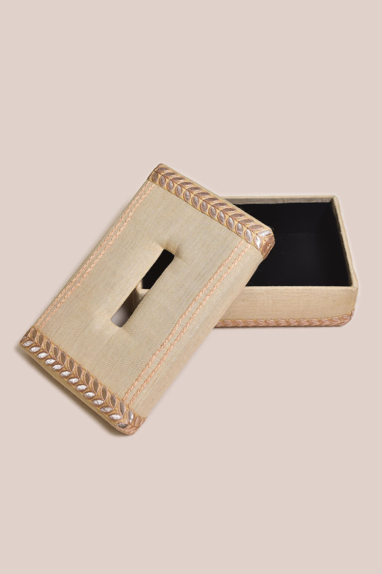 Bronzé Handmade Tissue Box