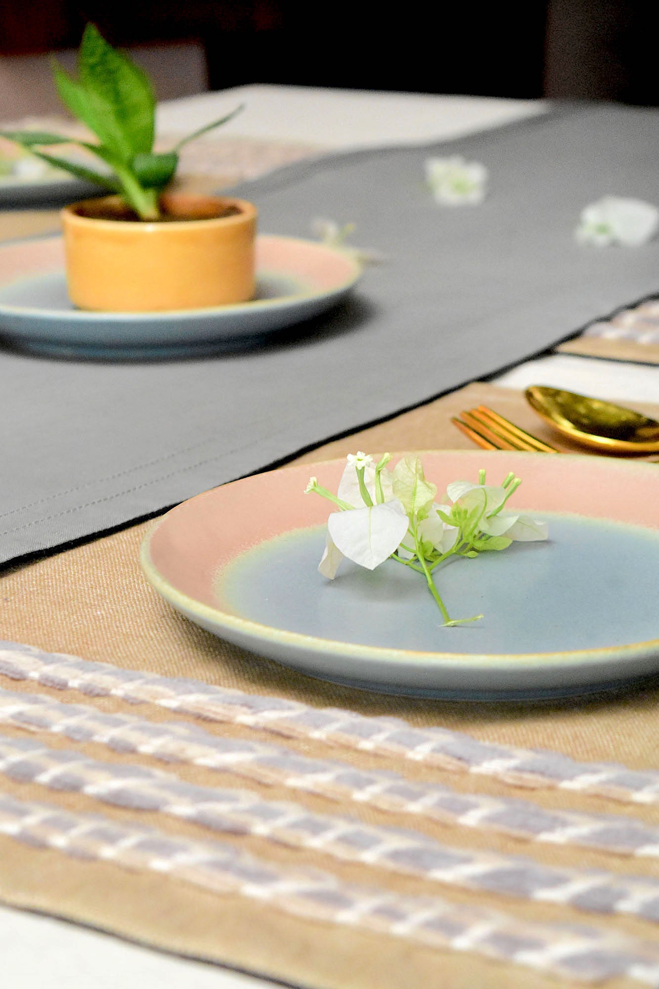 Easy Breezy Dining Table Runner And Mats Set of 6