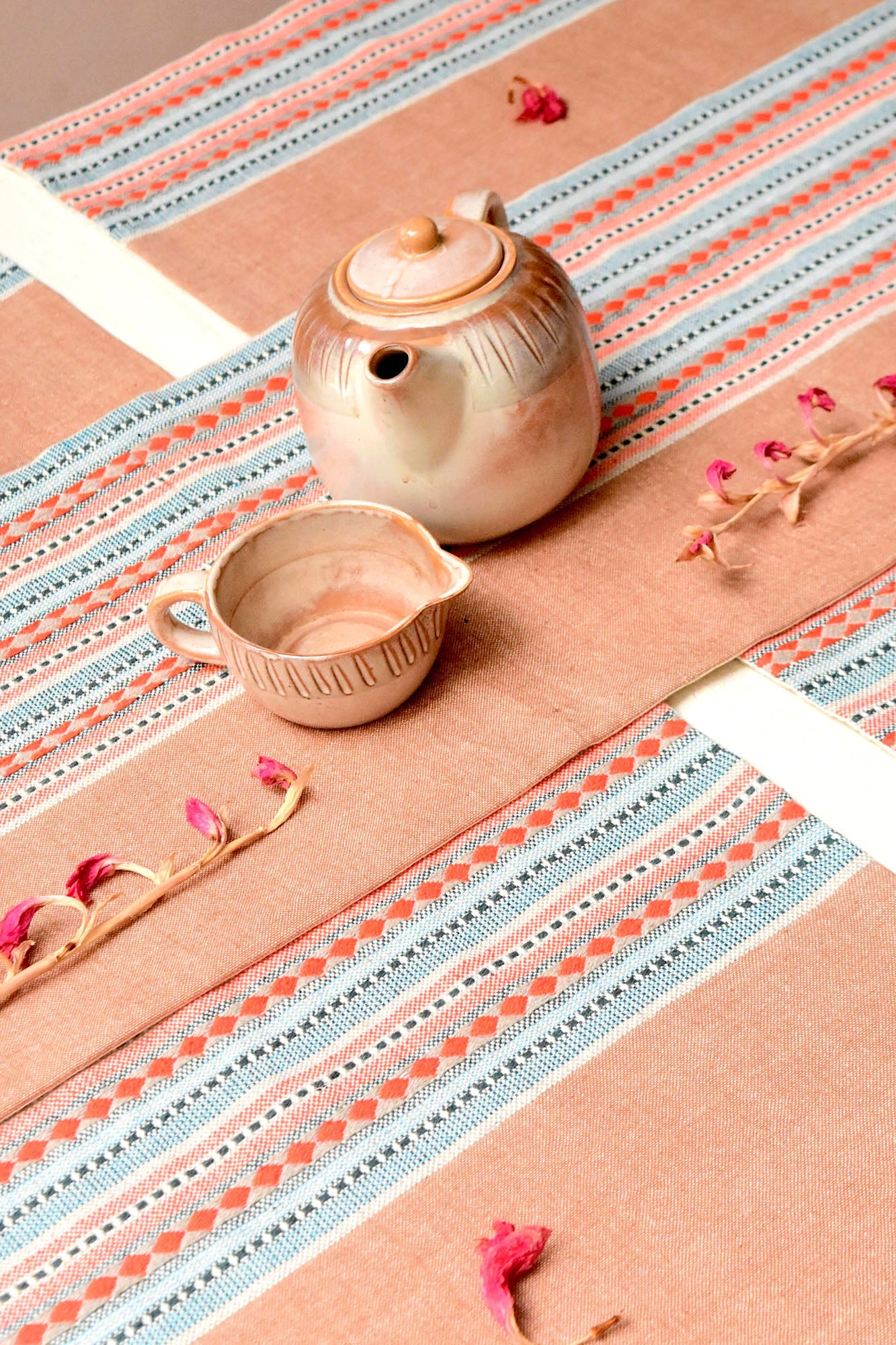 Idiosyncratic Dining Table Runner And Mats Set of 8