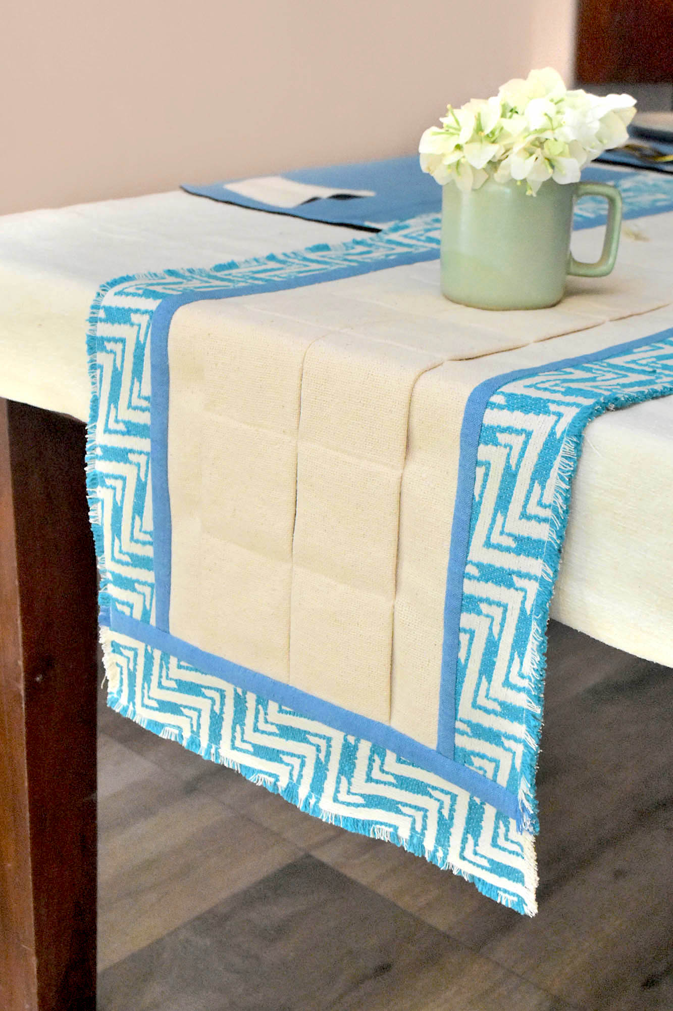 Frais Dining Table Runner And Mats Set of 8