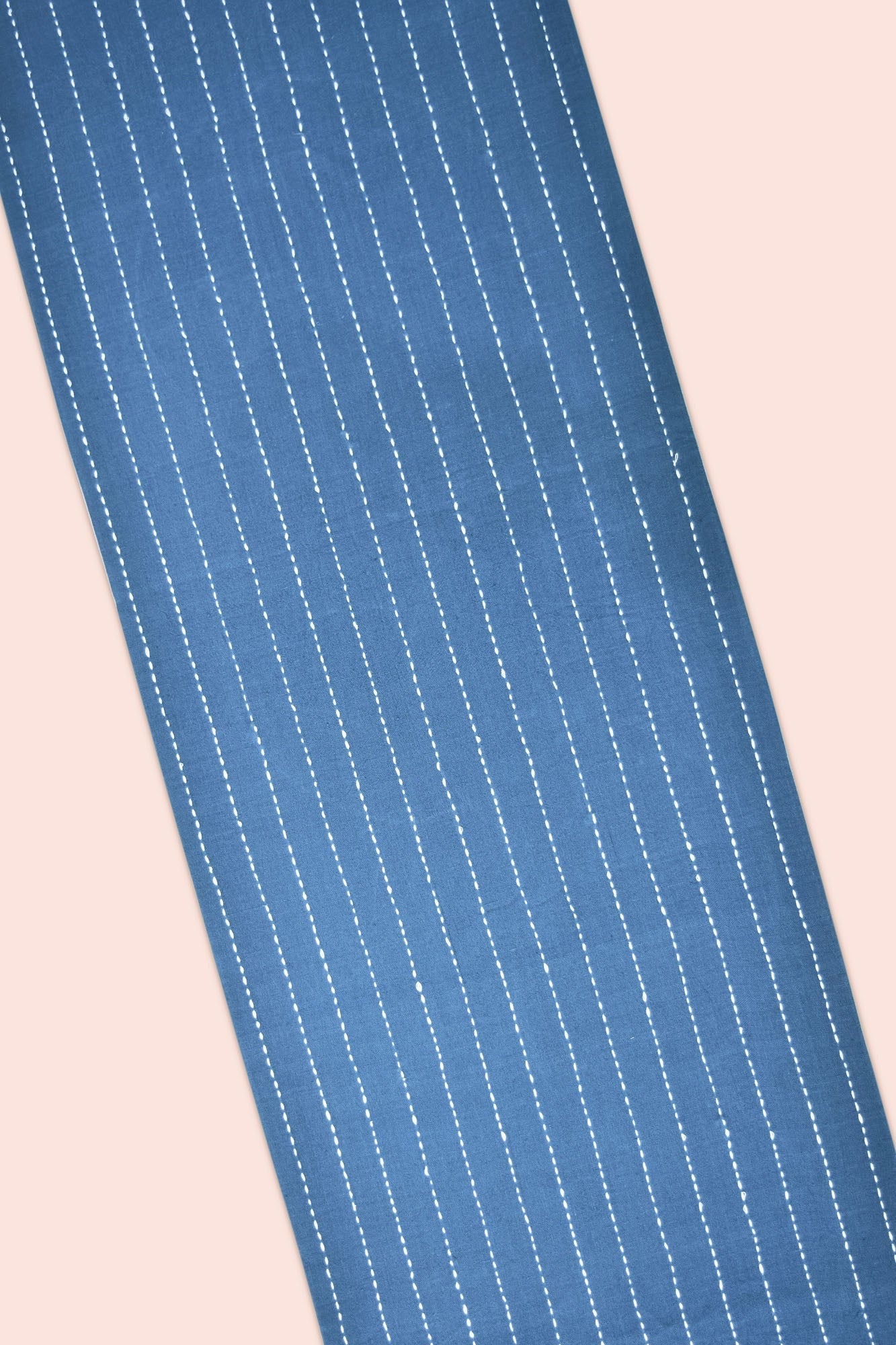 SIRIMIRI - Dining Set Of Table Runner And 8 Table Mat - Veaves