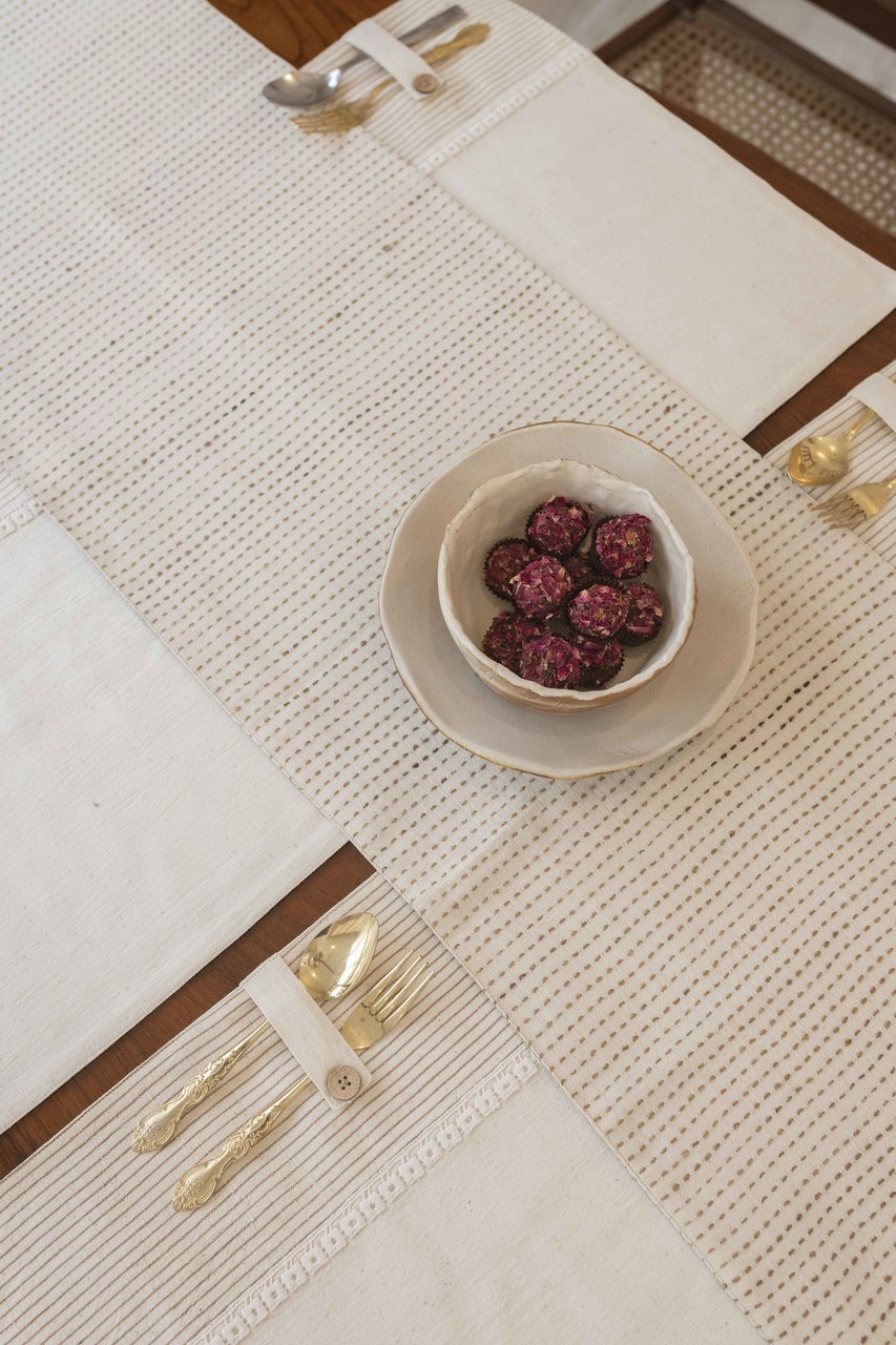 Koa Dining Table Runner And Mats Set of 8