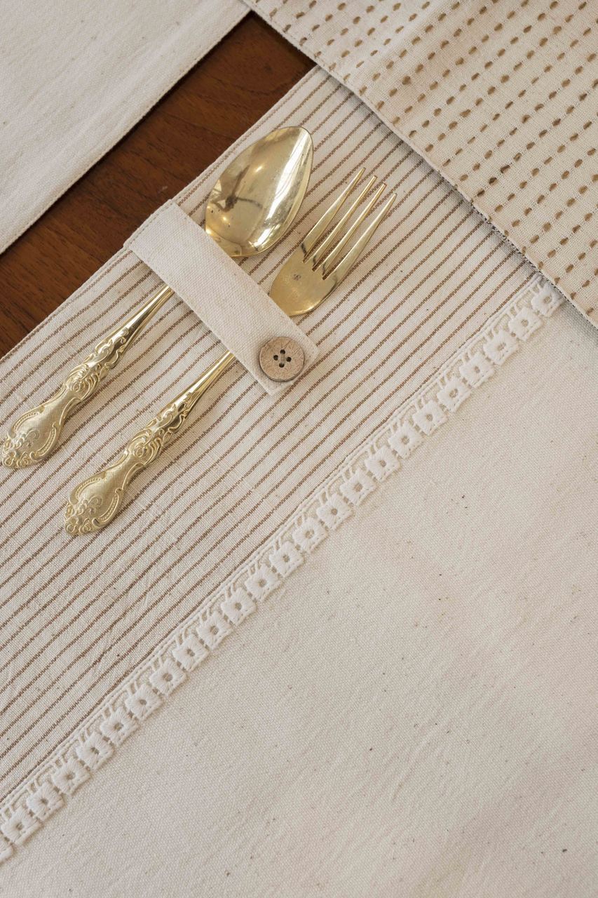 Koa Dining Table Runner And Mats Set of 8