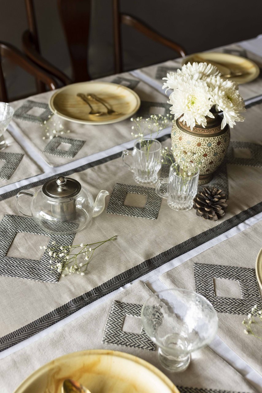 Jayde Dining Table Runner And Mats Set of 6