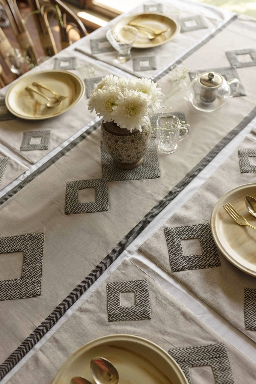Jayde Dining Table Runner And Mats Set of 6