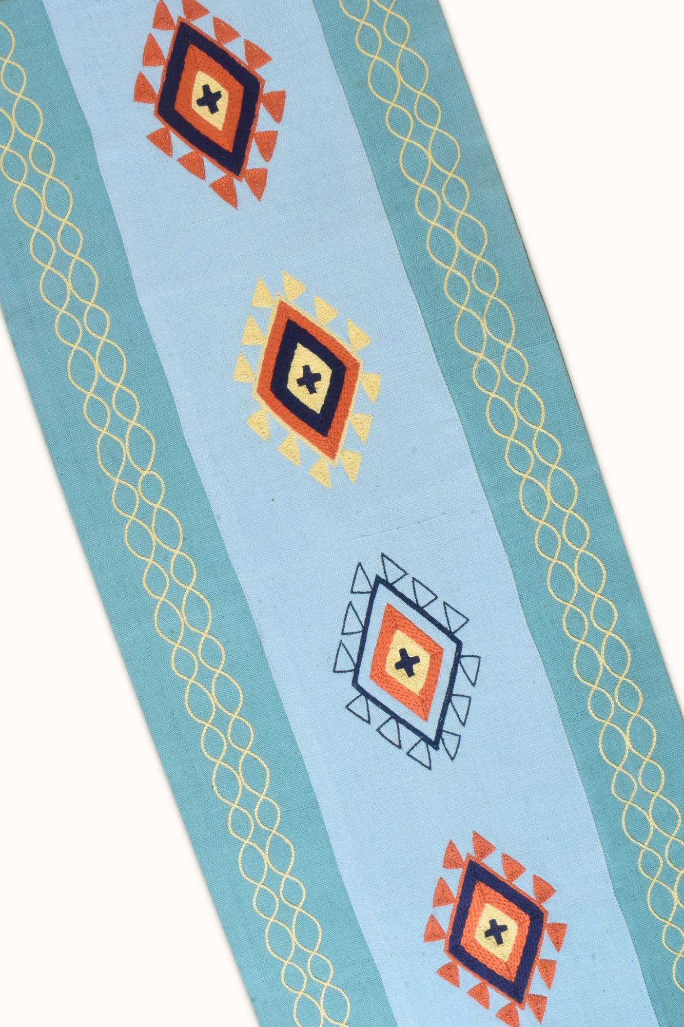 Atlas Dining Set of A Table Runner And 8 Table Mats