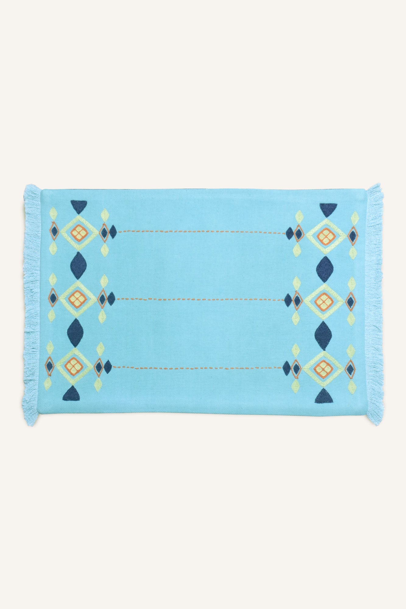 Atlas Dining Set of A Table Runner And 8 Table Mats