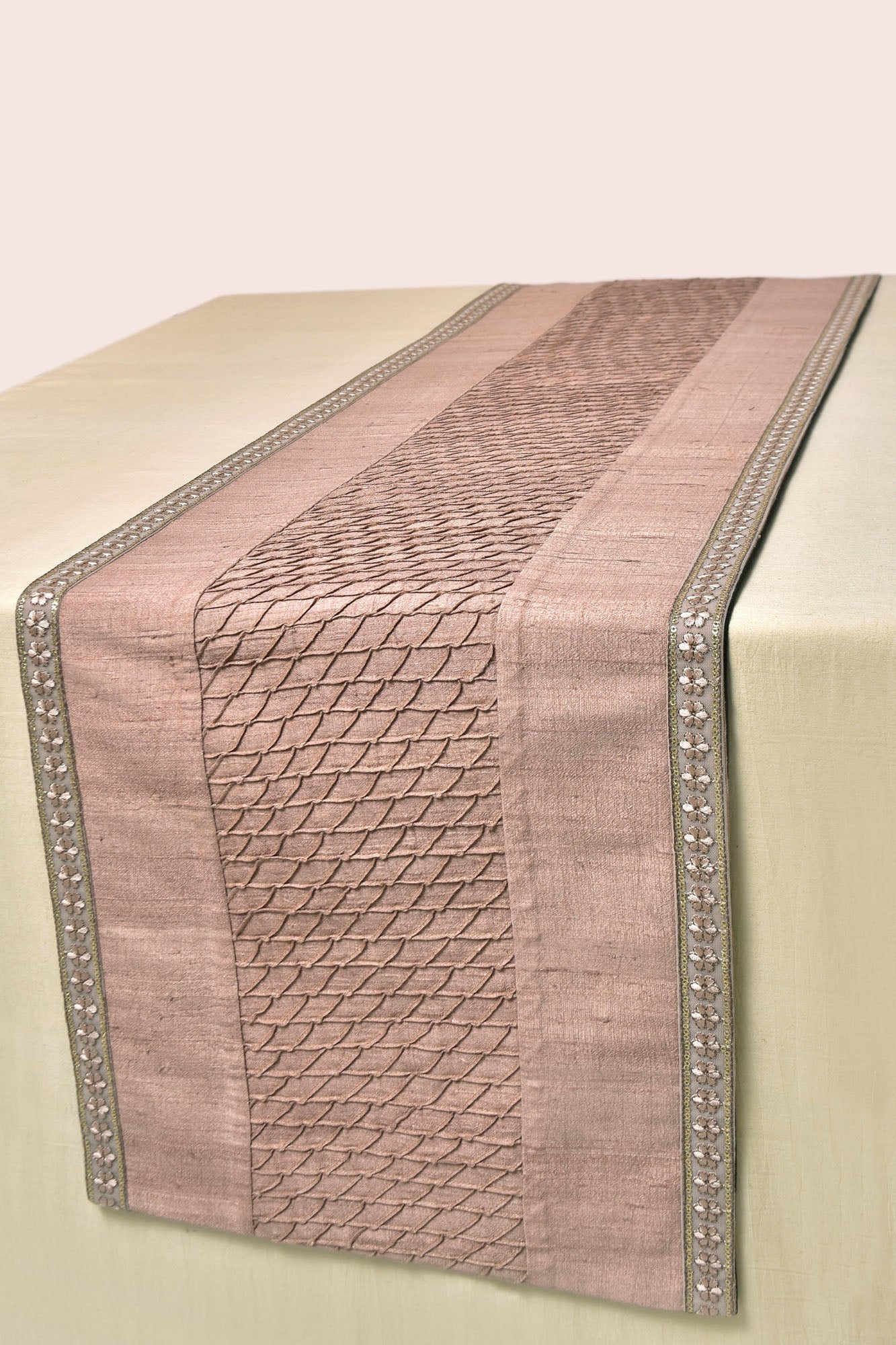 Cacao Dining Set of a Table Runner and 6 Table Mats