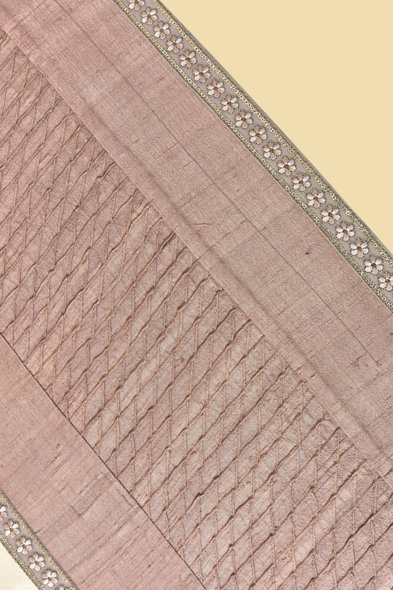 Cacao Dining Set of a Table Runner and 6 Table Mats