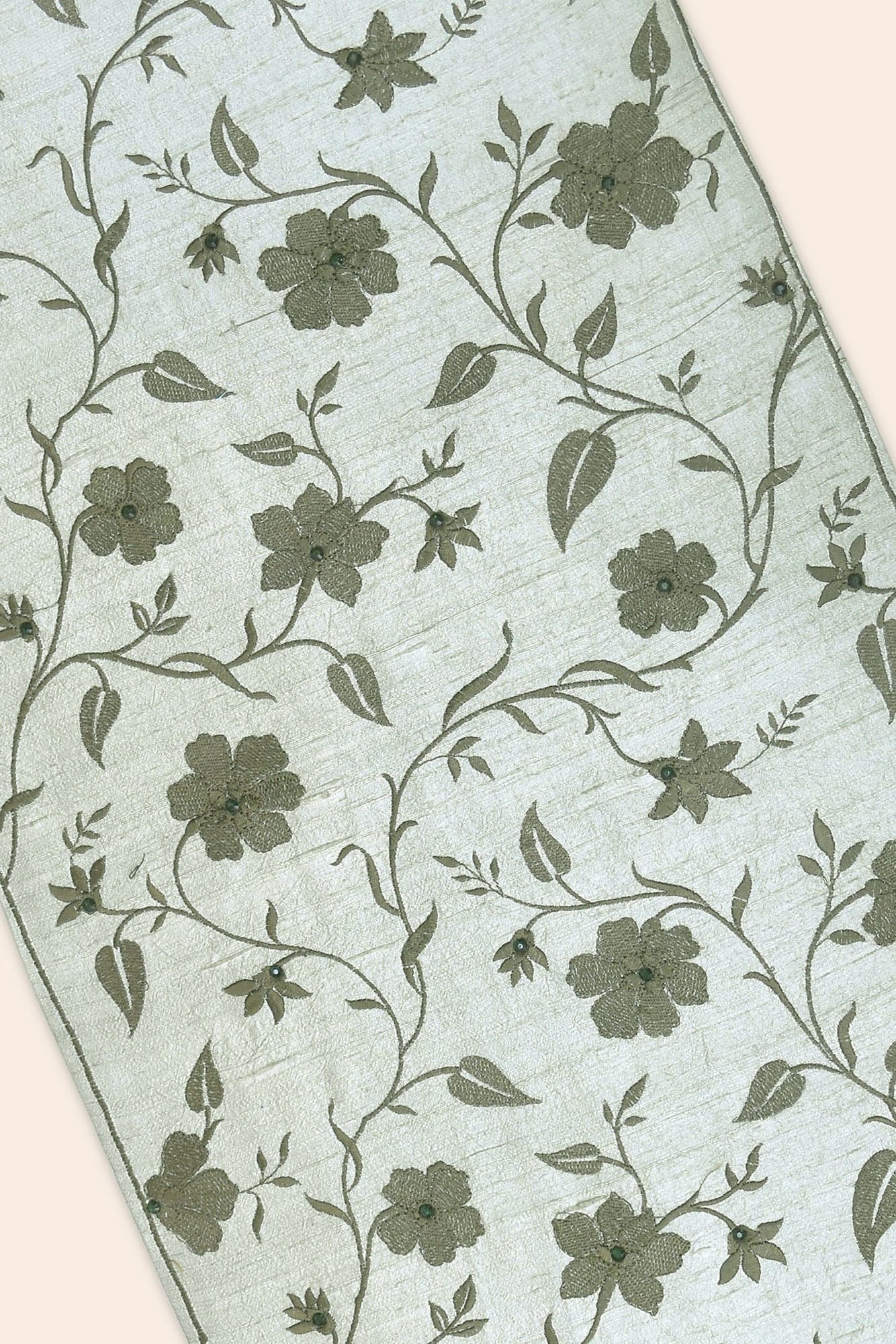 Esther Dining Set of a Table Runner and 6 Table Mats
