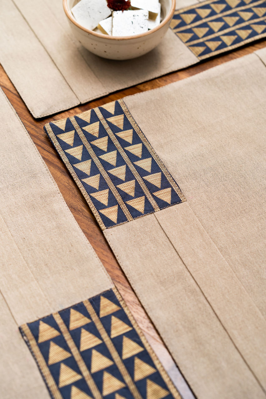 Mauvenmine Dining Table Runner And Mats Set of 6
