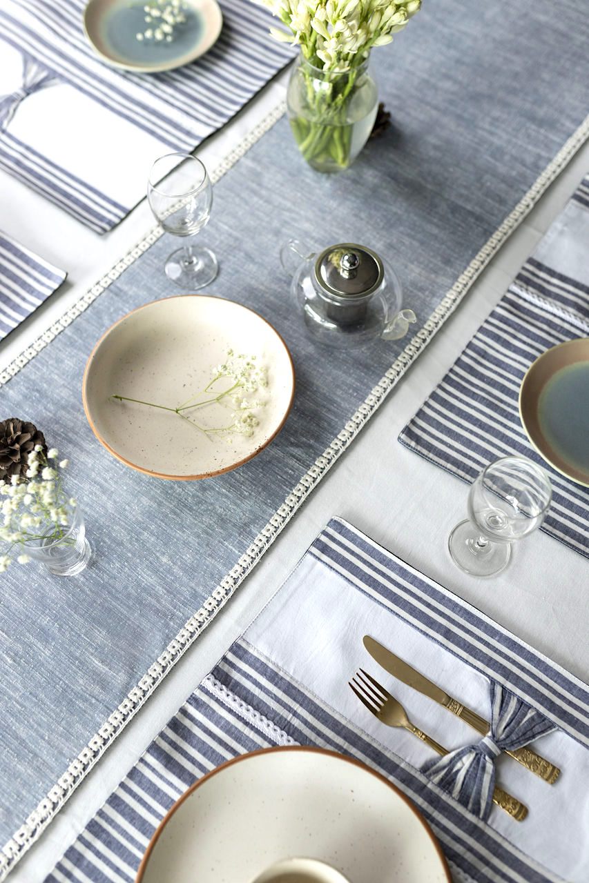 LAGOM - Dining Set Of Table Runner And 8 Table Mats. - Veaves