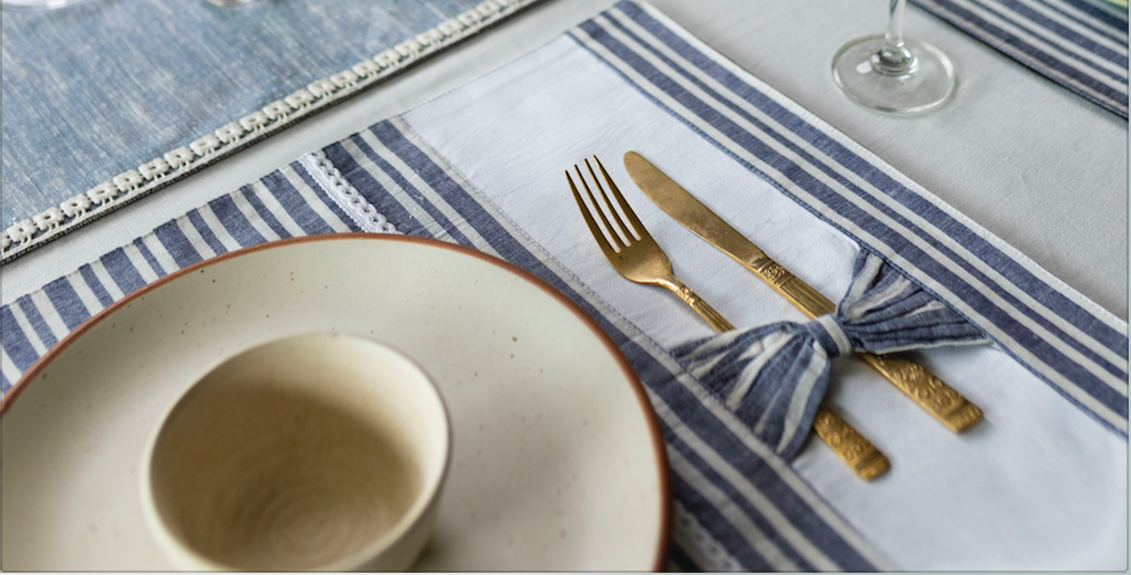 Papillon Table Mats With Cutlery Pocket - Set Of 8 Pcs - Veaves