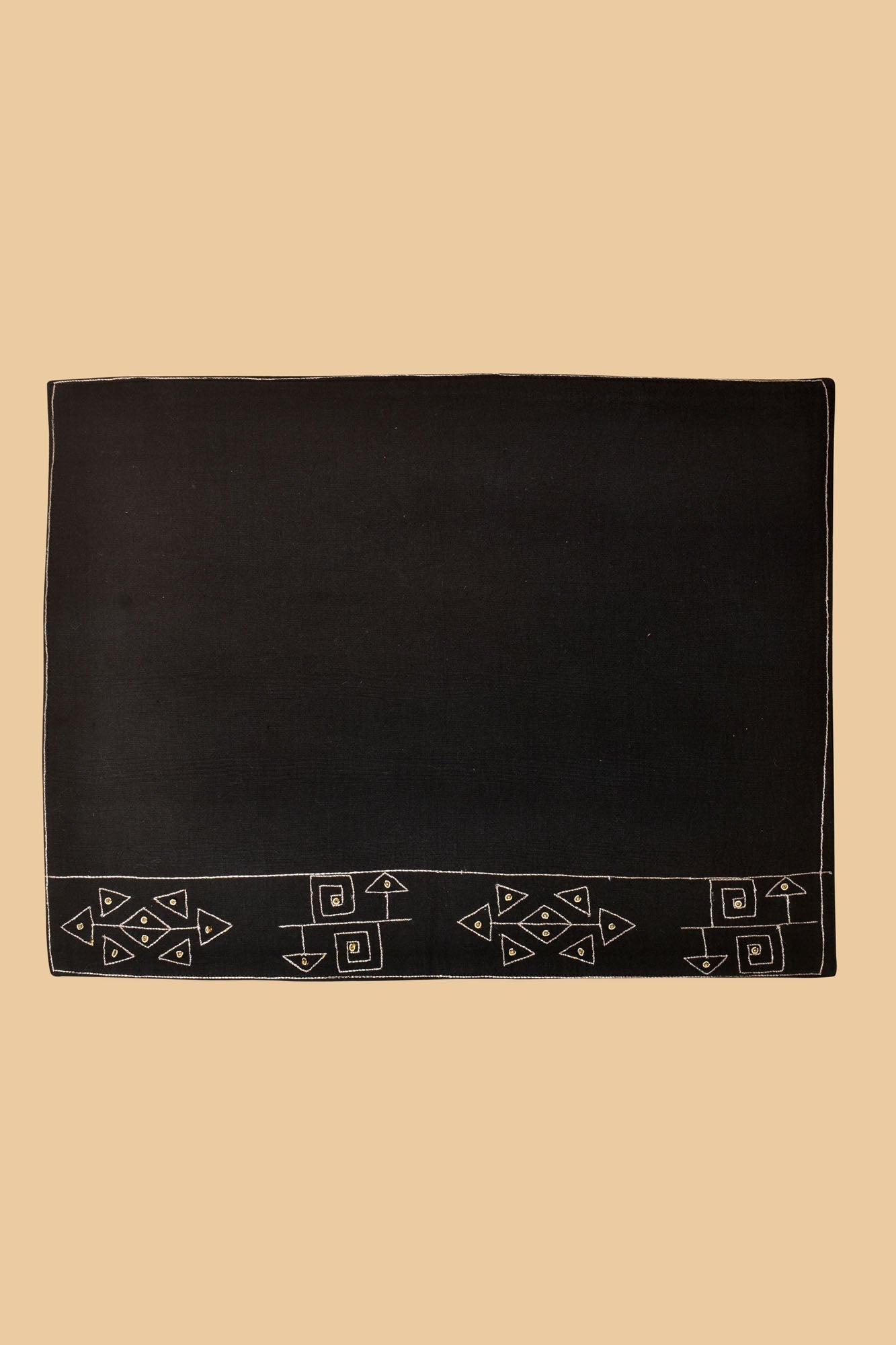 Nova - Dining Set Of Table Runner and 8 Table Mats - Veaves