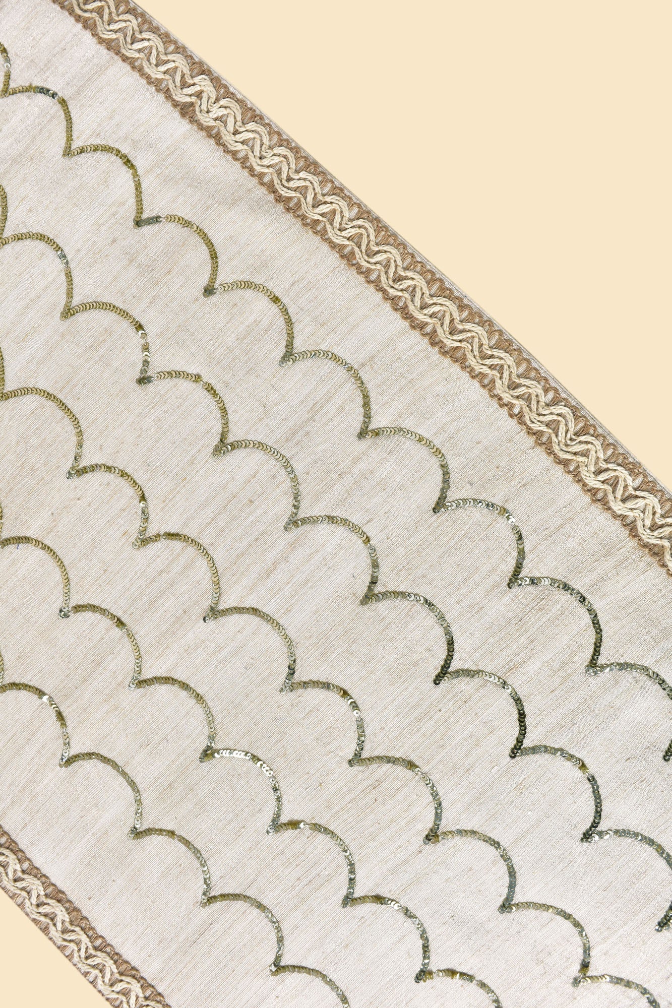 Calor Dining Table Runner And Mats Set of 6