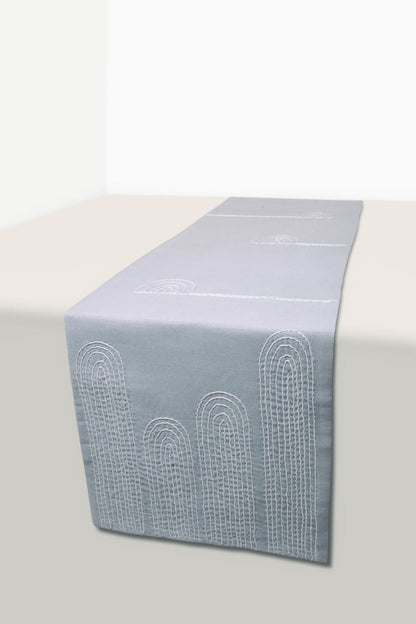 Calix Dining Set of A Table Runner And 6 Table Mats