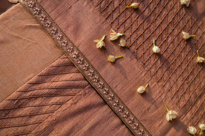 Cacao Dining Set of a Table Runner and 6 Table Mats
