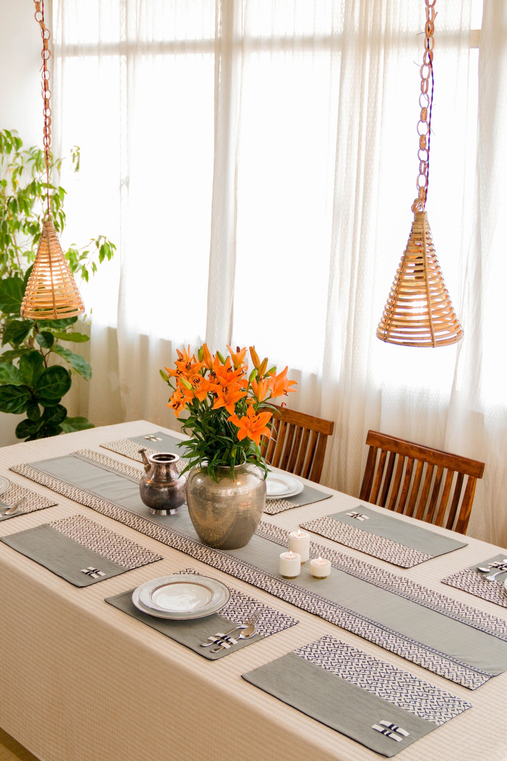 Aeolus Dining Table Runner And Mats Set of 8