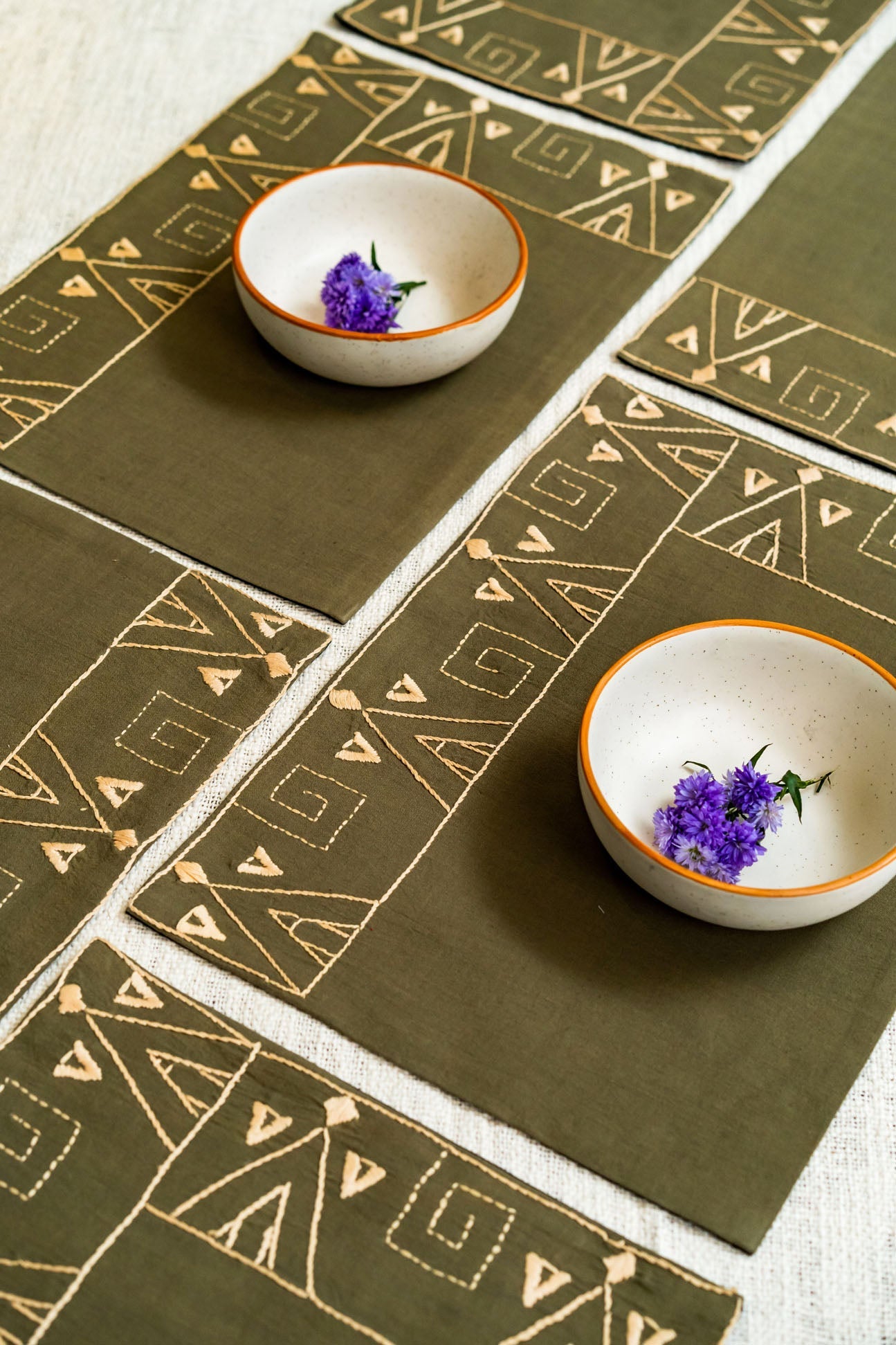Place Arcilla Clásica Dining Set of a Table Runner & 6 Table Mats